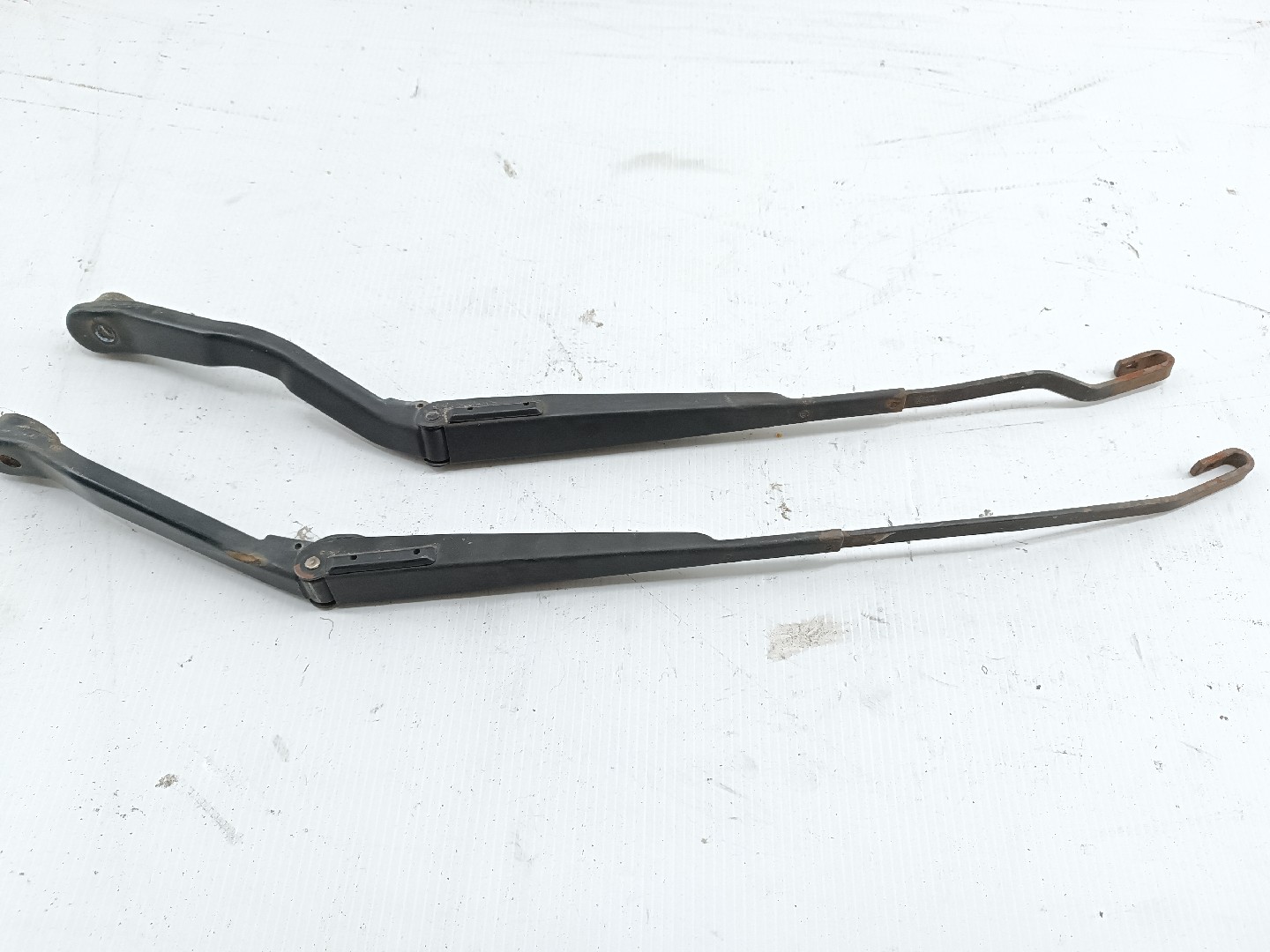 Braços das escovas frente MITSUBISHI LANCER IV Hatchback (C6_A, C7_A) | 88 - 94 Imagem-4