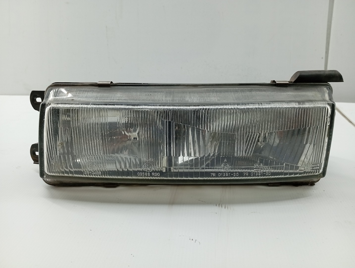 Ótica Esquerda MITSUBISHI LANCER IV Hatchback (C6_A, C7_A) | 88 - 94