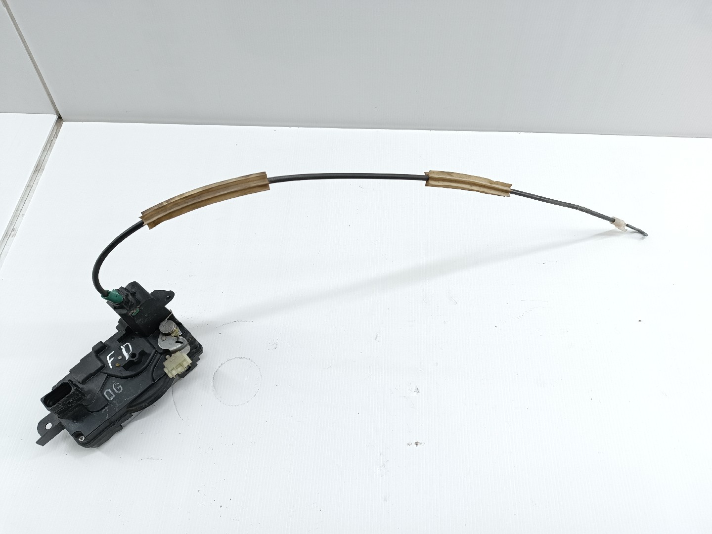 Fecho da Porta Frente Esquerdo OPEL ASTRA H GTC (A04) | 05 - 10