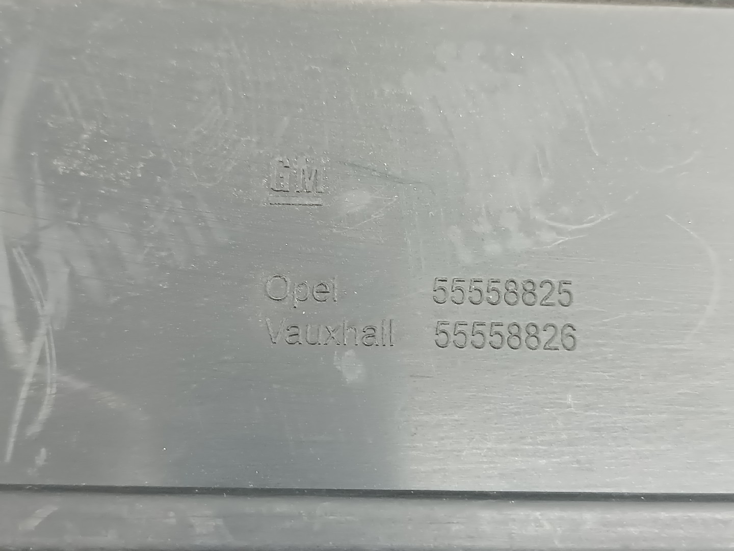 Tampa do Motor OPEL ASTRA H GTC (A04) | 05 - 10 Imagem-2