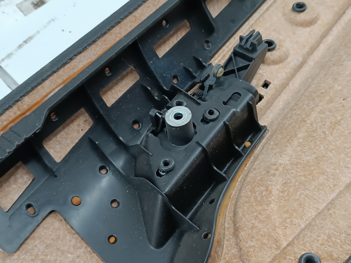 Quartela de porta frente esquerda OPEL ASTRA H GTC (A04) | 05 - 10 Imagem-2