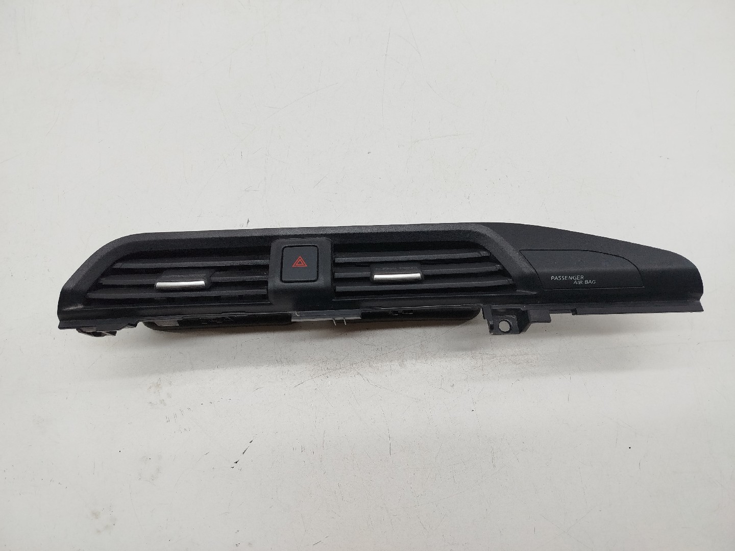 Difusor de ar central NISSAN MICRA V (K14) | 16 - 