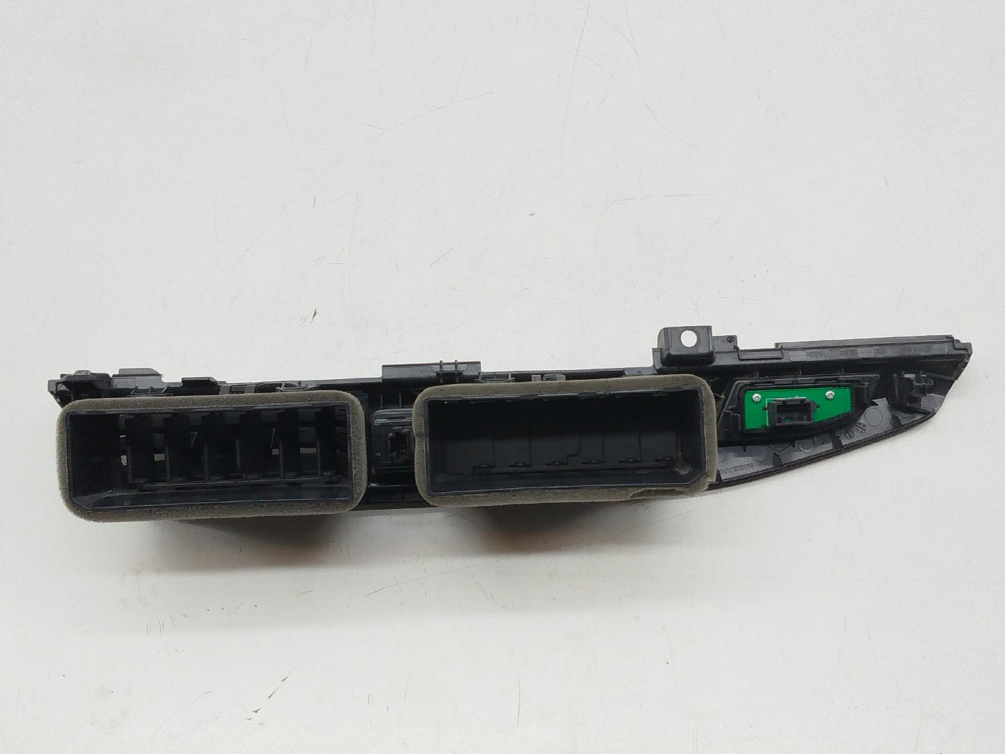 Difusor de ar central NISSAN MICRA V (K14) | 16 -  Imagem-5