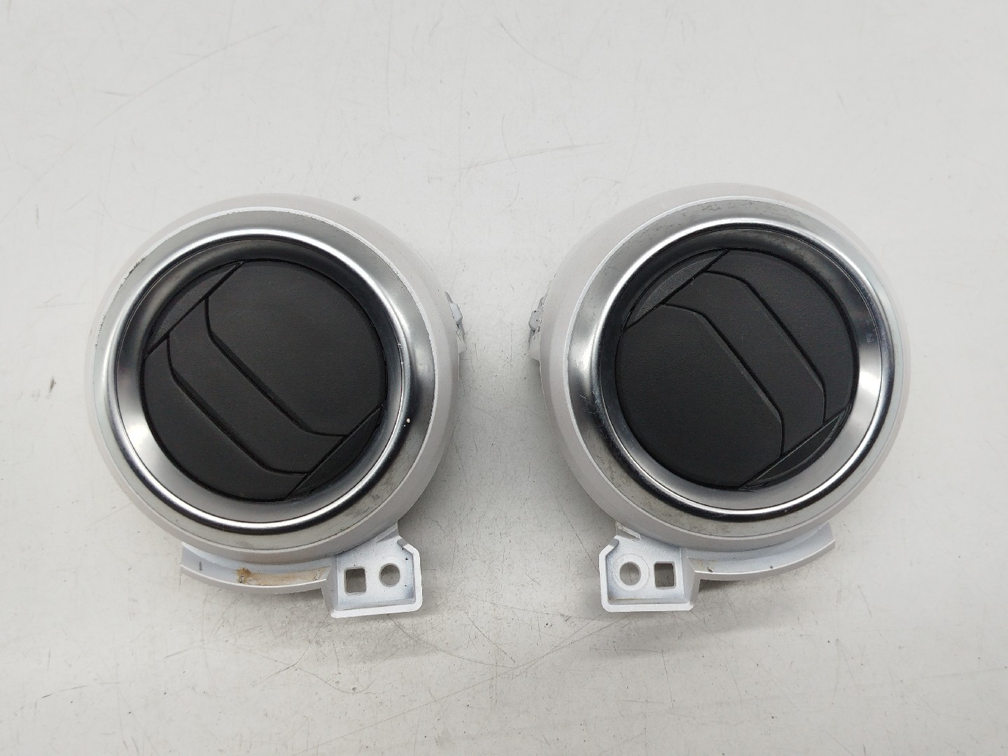 Saída de ar NISSAN MICRA V (K14) | 16 -  Imagem-6