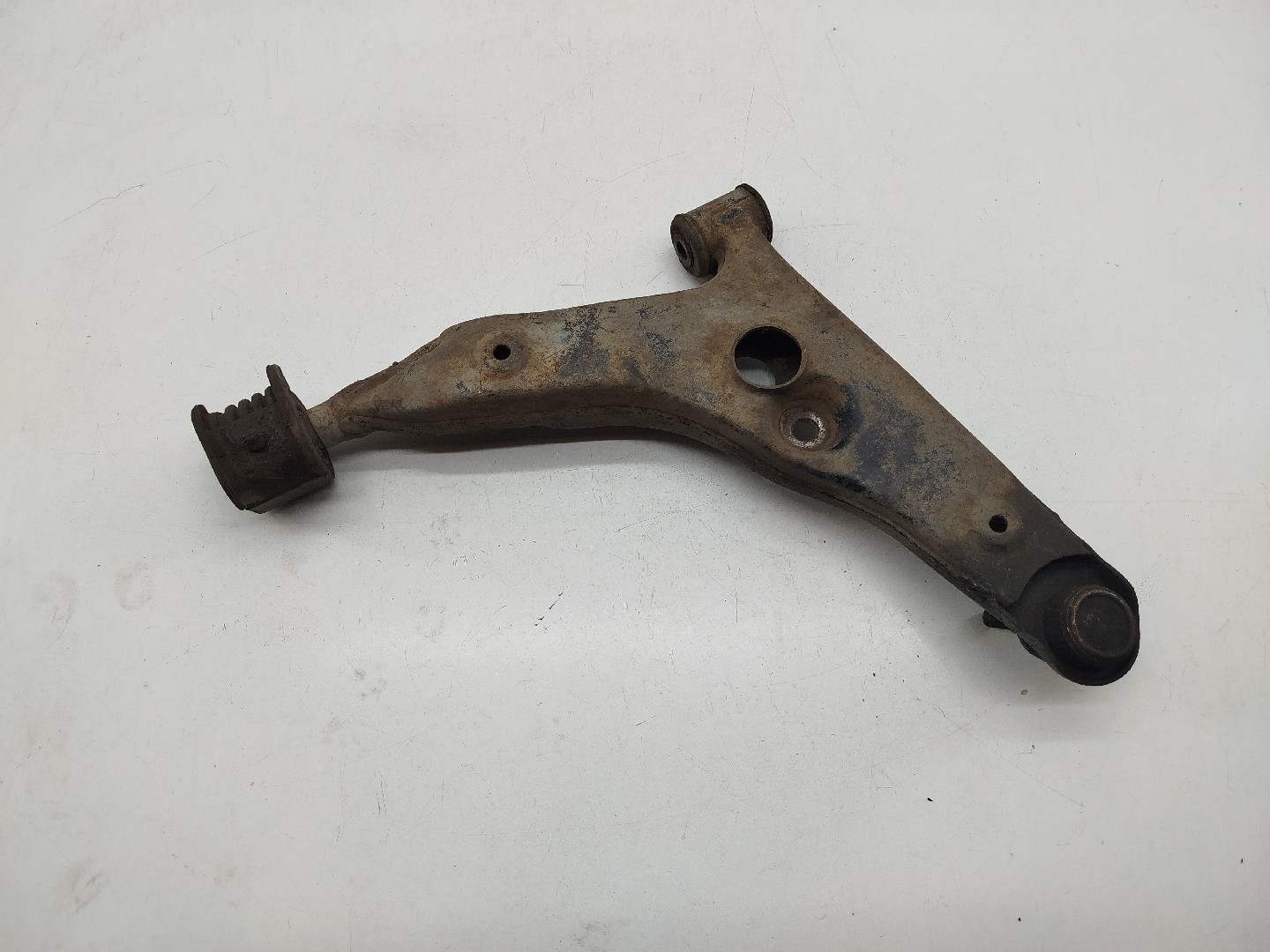 Braço de suspensão frente esquerdo MITSUBISHI COLT V (CJ_, CP_) | 95 - 04 Imagem-3