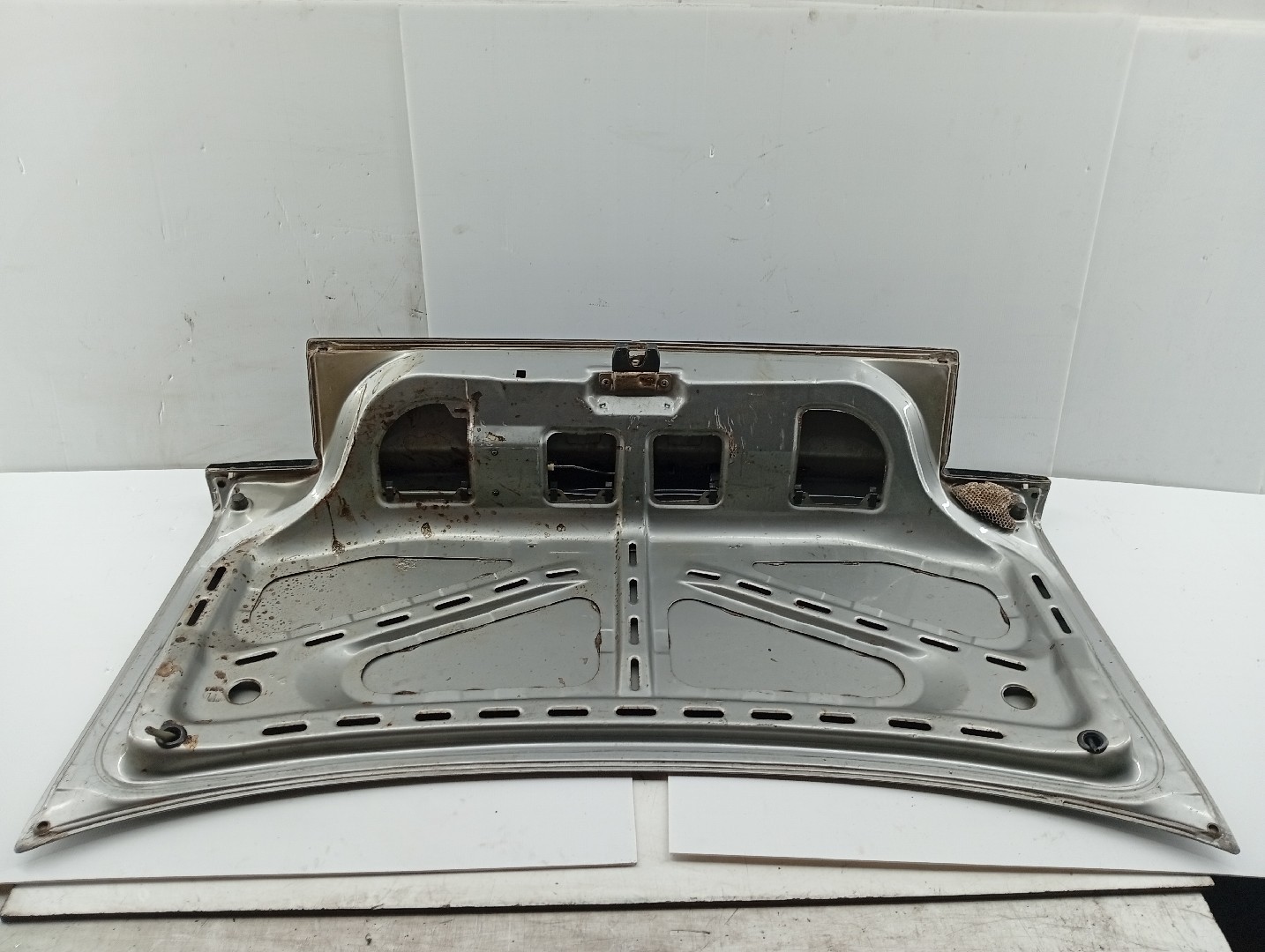 Porta de mala VOLKSWAGEN JETTA II (19E, 1G2, 165) | 83 - 92 Imagem-2