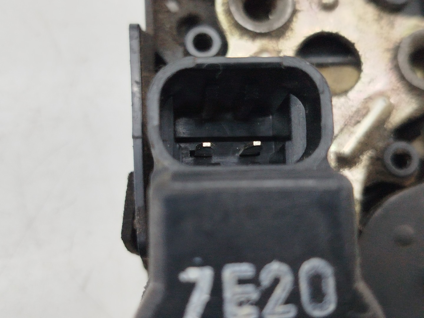 Fecho da Porta Frente Direito DAEWOO LANOS (KLAT) | 97 -  Imagem-1