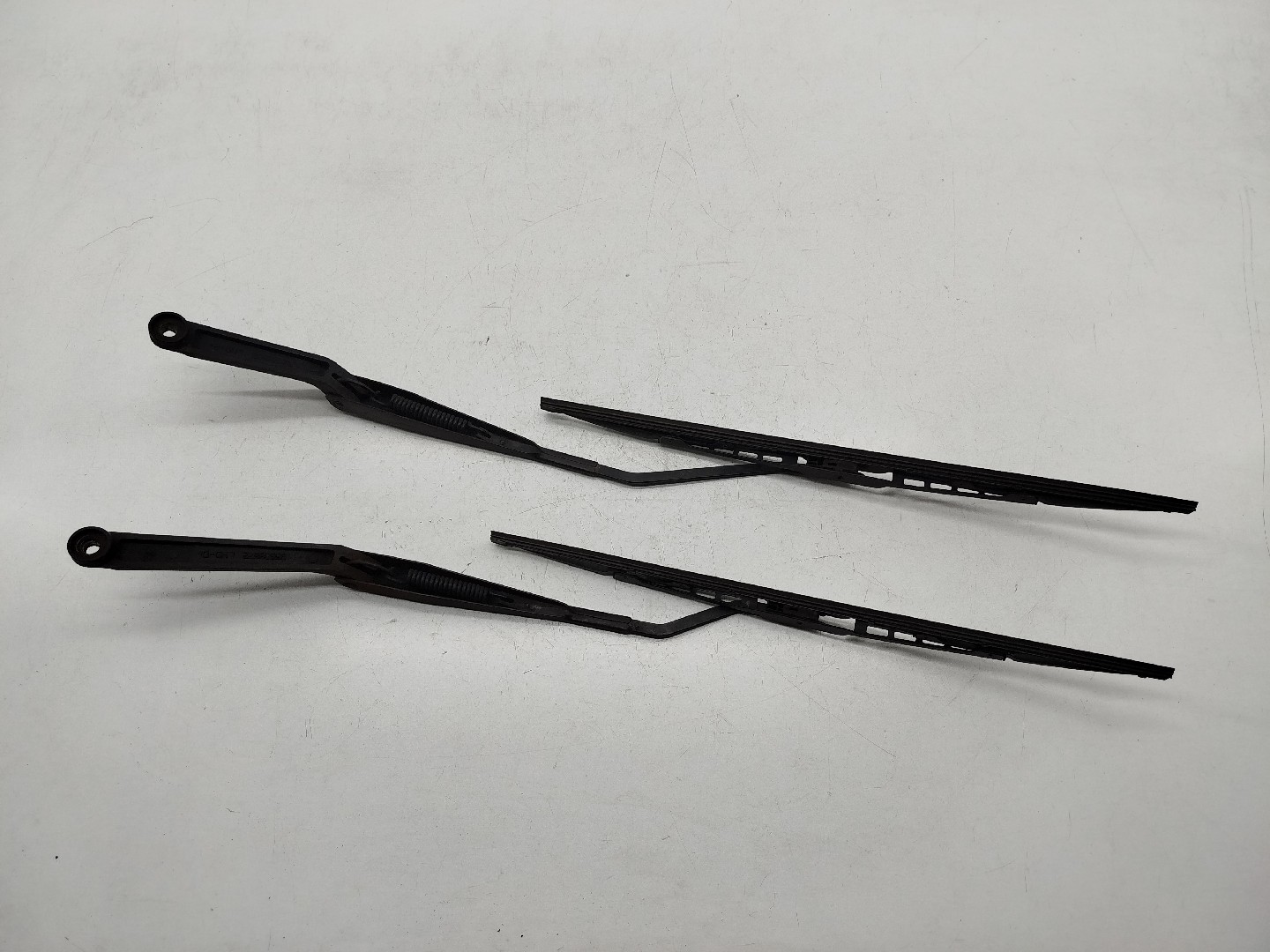 Braços das escovas frente DAEWOO LANOS (KLAT) | 97 -  Imagem-1