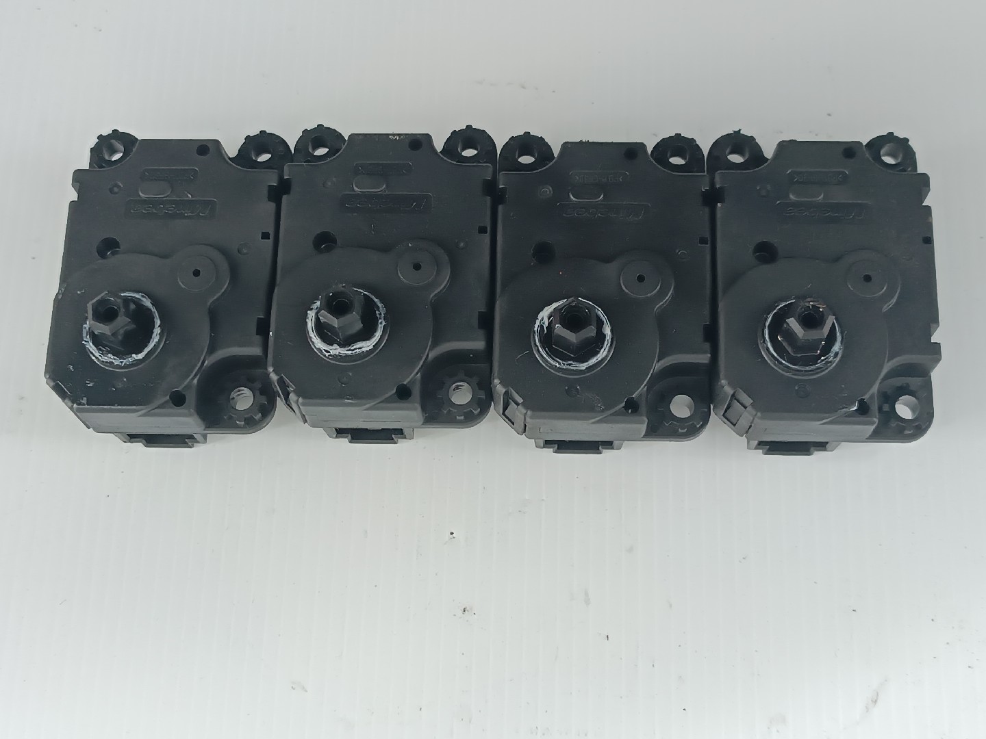 Motores atuadores de sofagem PEUGEOT 3008 SUV (M_) | 16 -  Imagem-1