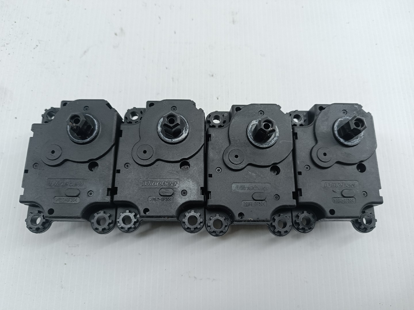 Motores atuadores de sofagem PEUGEOT 3008 SUV (M_) | 16 - 