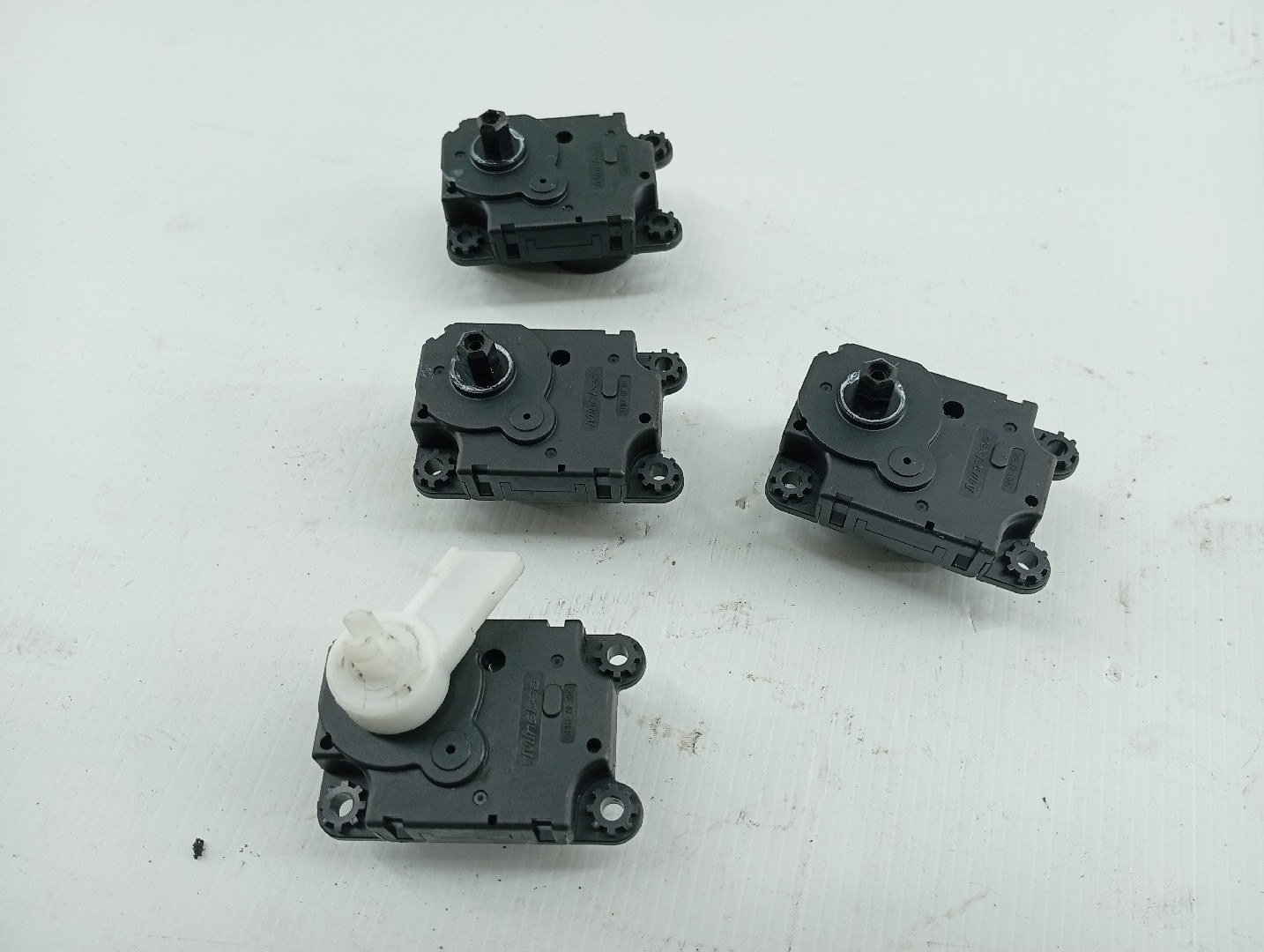 Motores atuadores de sofagem PEUGEOT 5008 II | 16 -  Imagem-4