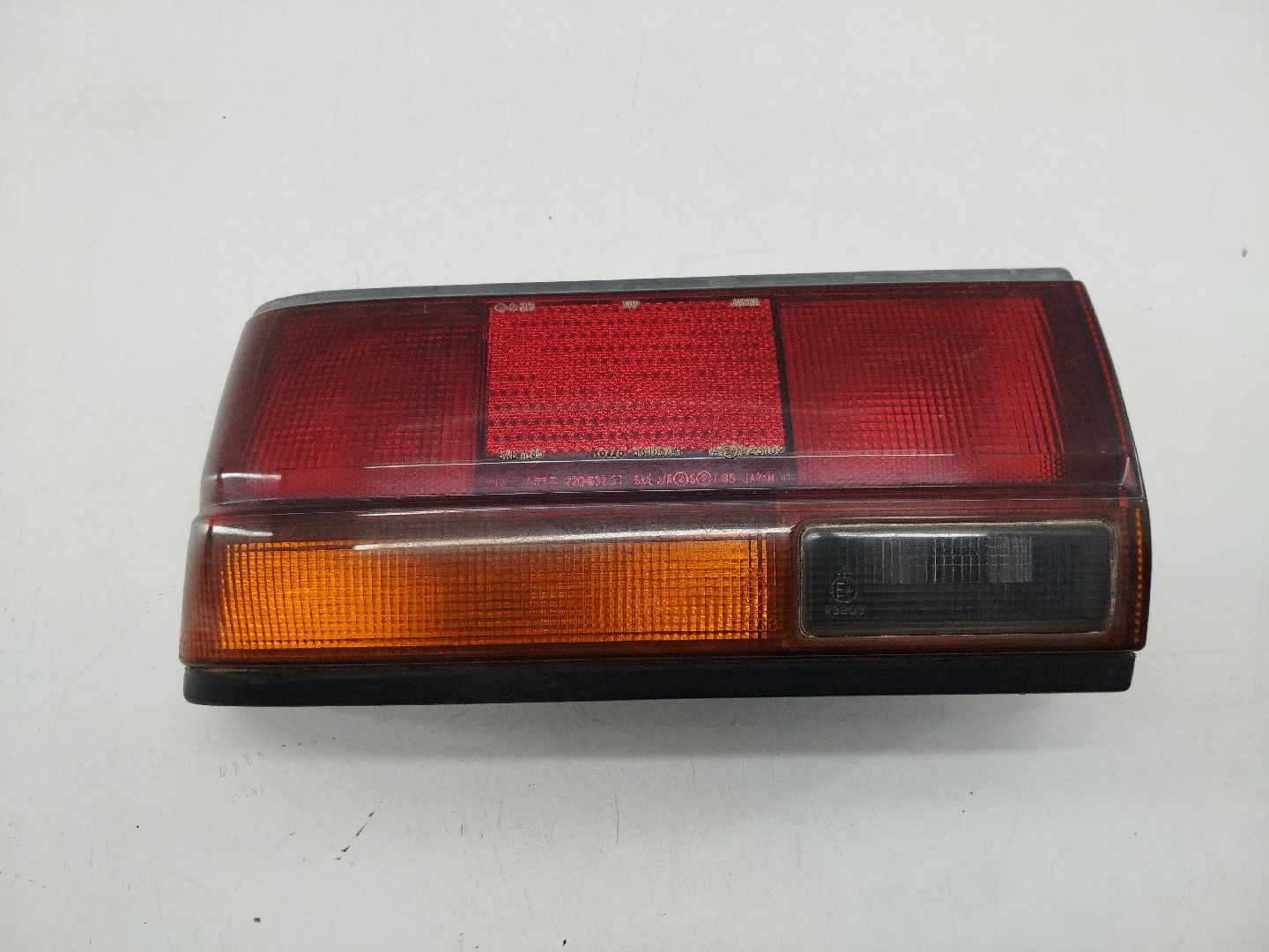 Farolim Stop Esquerdo NISSAN BLUEBIRD (T72 , T12, U12) | 85 - 90