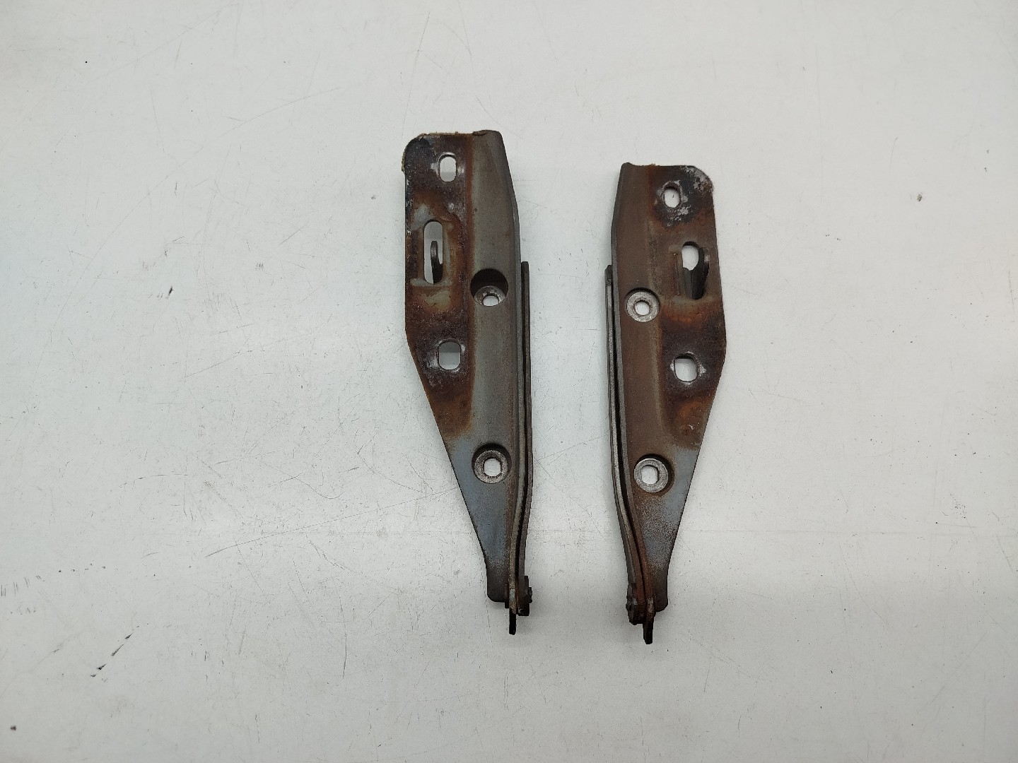 Dobradiças do capô NISSAN BLUEBIRD (T72 , T12, U12) | 85 - 90 Imagem-1