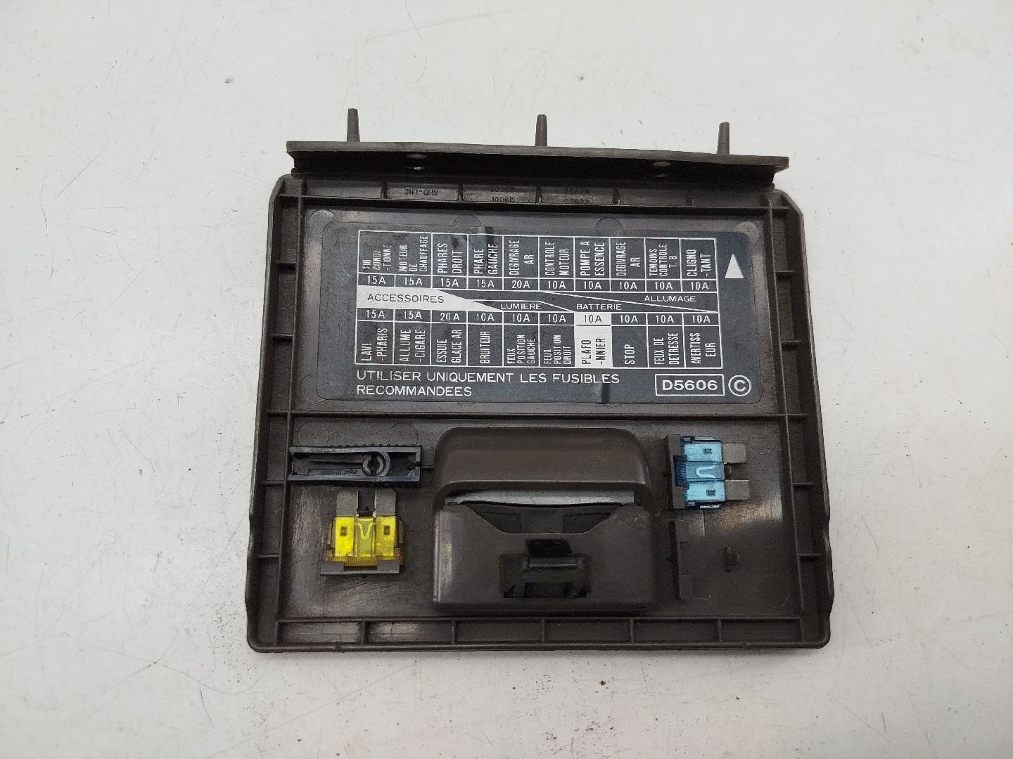 Tampa NISSAN BLUEBIRD (T72 , T12, U12) | 85 - 90 Imagem-1