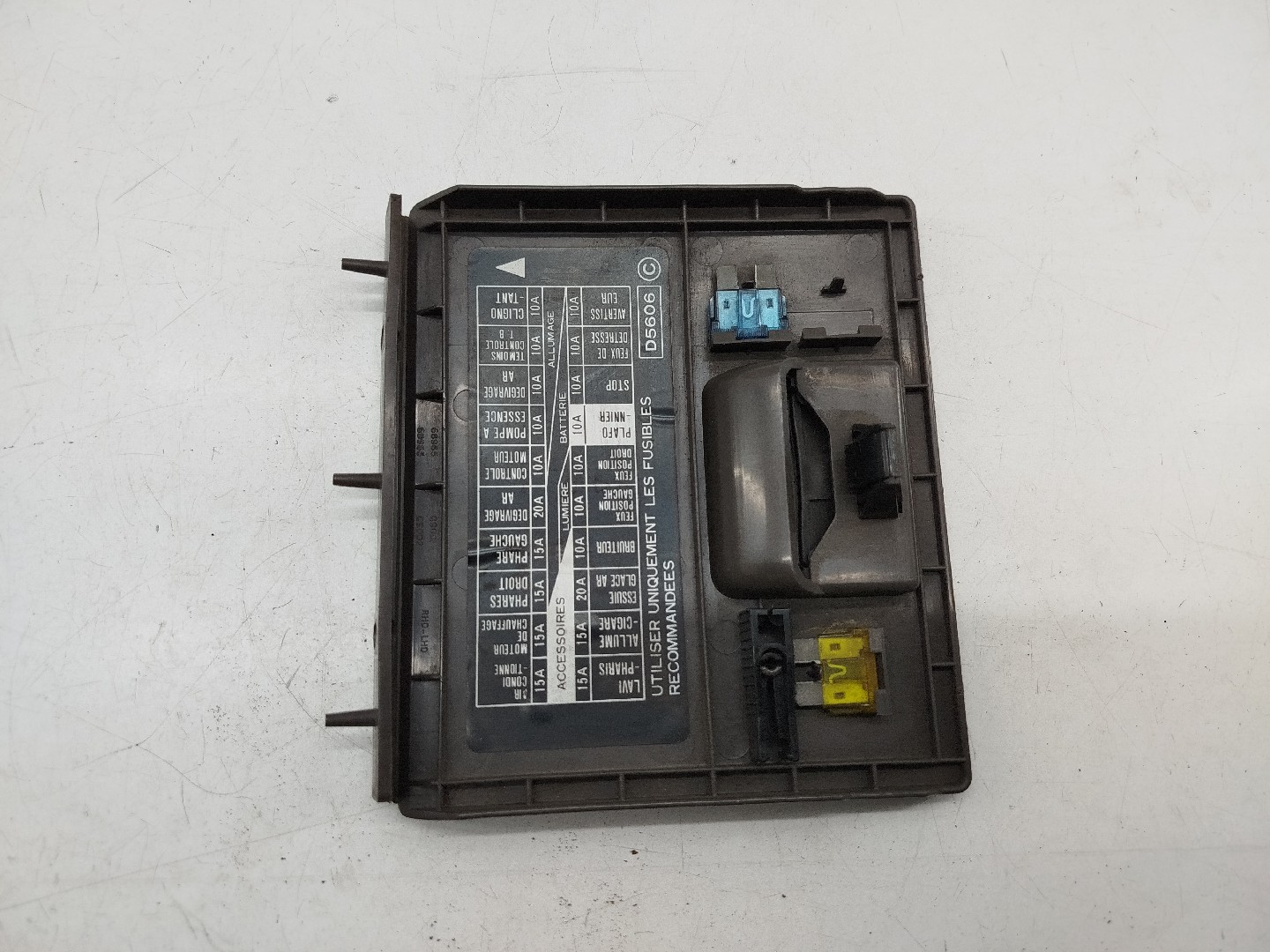 Tampa NISSAN BLUEBIRD (T72 , T12, U12) | 85 - 90 Imagem-3