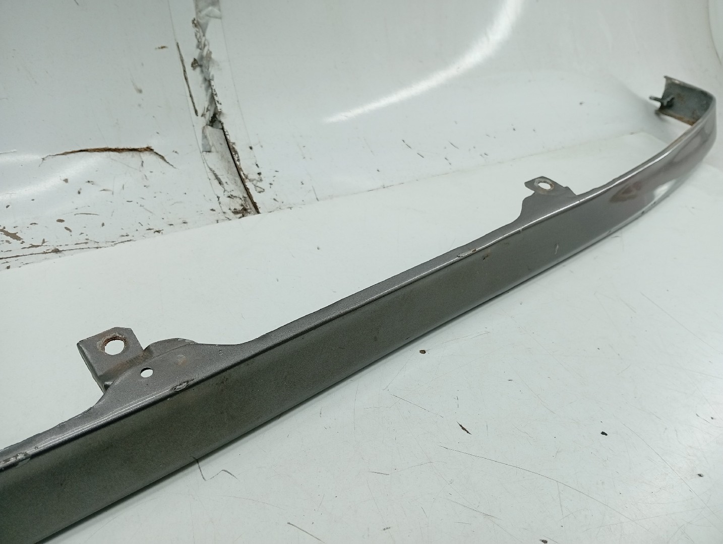 Friso de para-choques frente NISSAN BLUEBIRD (T72 , T12, U12) | 85 - 90 Imagem-2