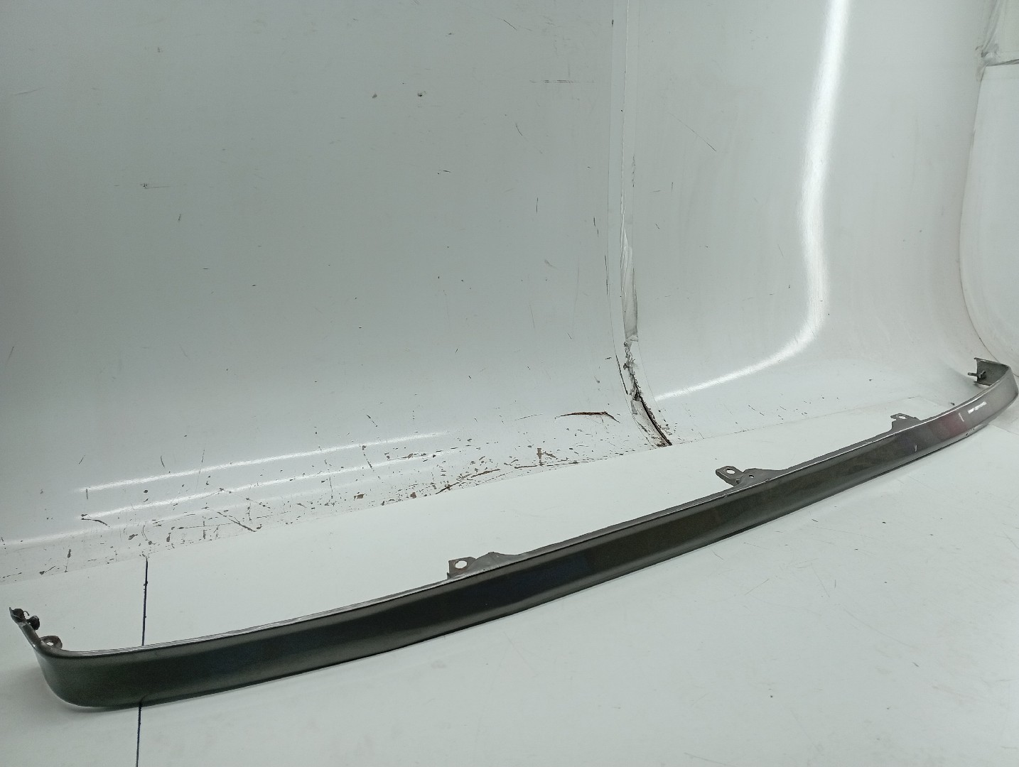 Friso de para-choques frente NISSAN BLUEBIRD (T72 , T12, U12) | 85 - 90 Imagem-5