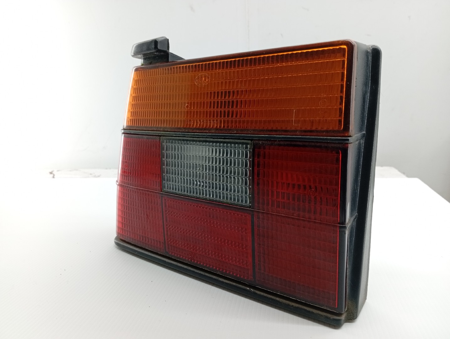 Farolim Stop Esquerdo VOLKSWAGEN JETTA II (19E, 1G2, 165) | 83 - 92 Imagem-1