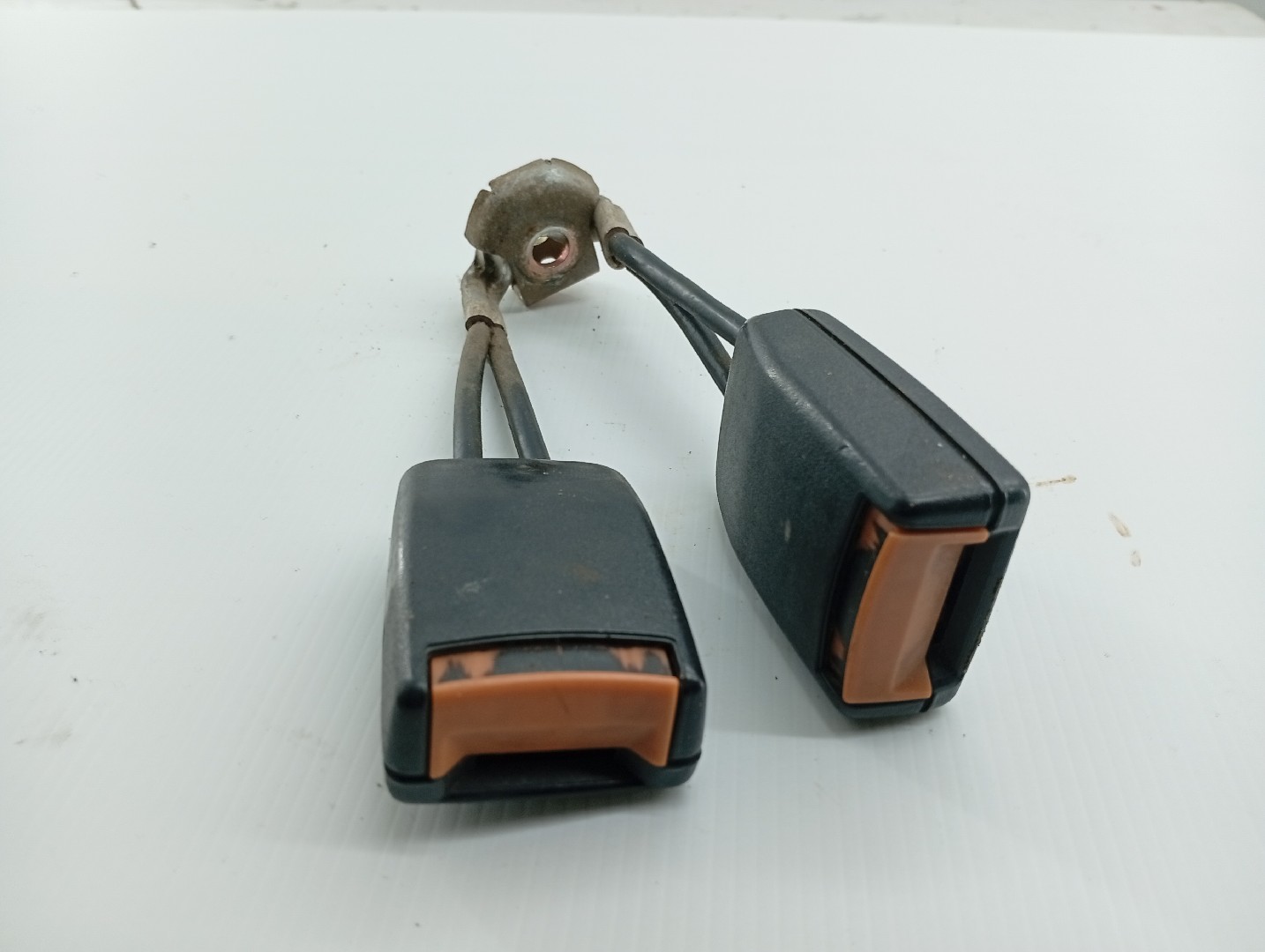 Cinto traseiro central VOLKSWAGEN JETTA II (19E, 1G2, 165) | 83 - 92 Imagem-2