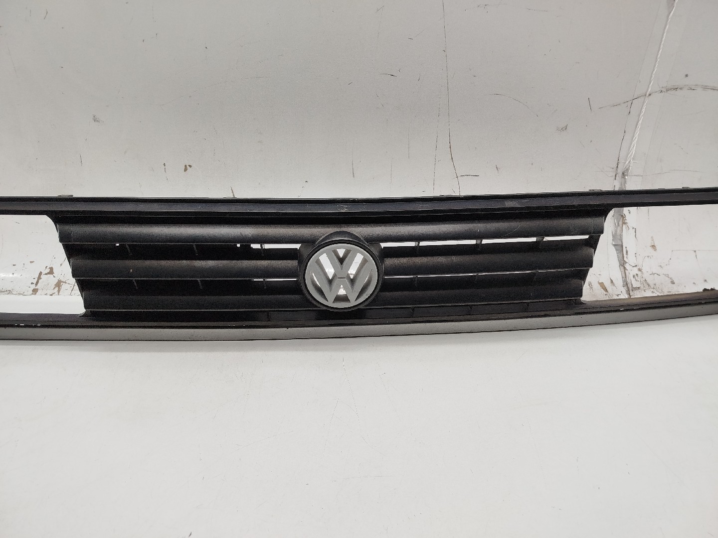 Grelha da Frente VOLKSWAGEN JETTA II (19E, 1G2, 165) | 83 - 92 Imagem-2