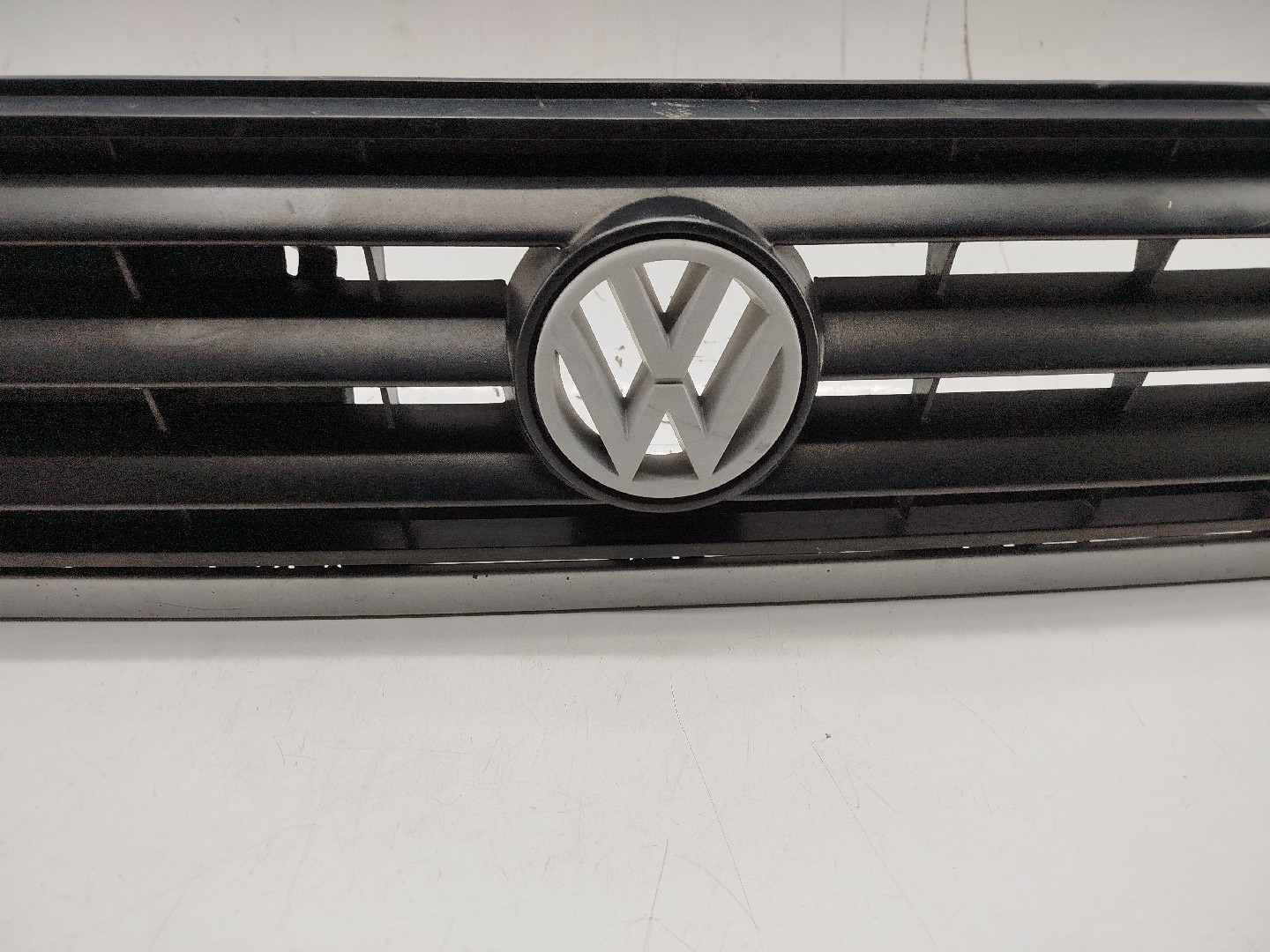 Grelha da Frente VOLKSWAGEN JETTA II (19E, 1G2, 165) | 83 - 92 Imagem-1