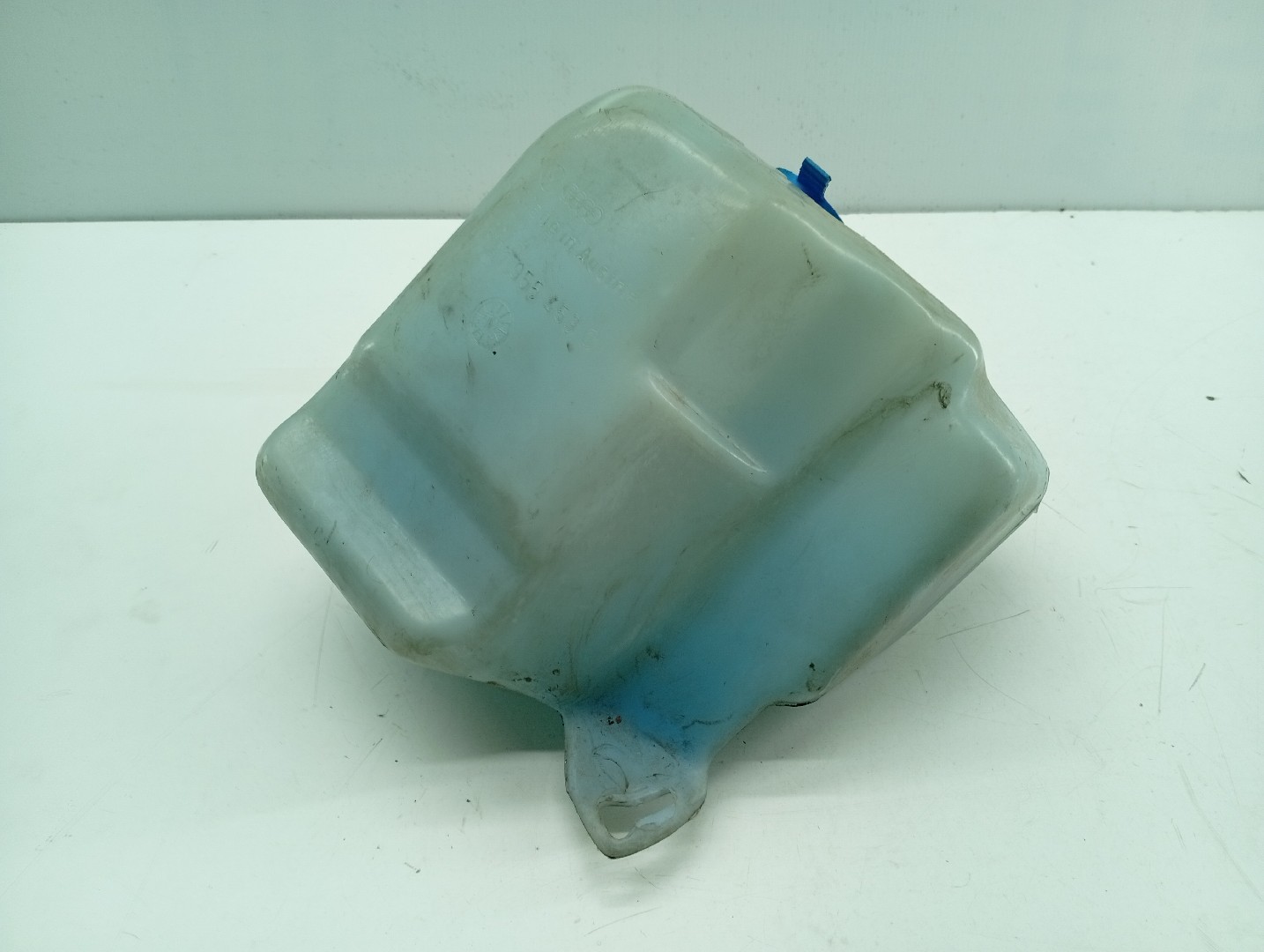 Reservatório de água do limpa para-brisas VOLKSWAGEN JETTA II (19E, 1G2, 165) | 83 - 92 Imagem-2