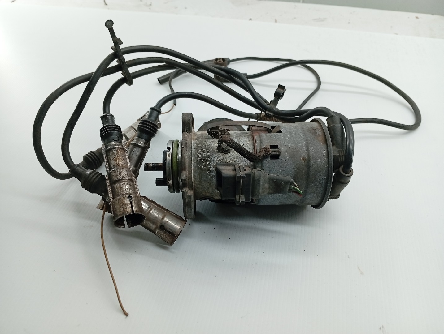 Distribuidor de Ignição VOLKSWAGEN JETTA II (19E, 1G2, 165) | 83 - 92