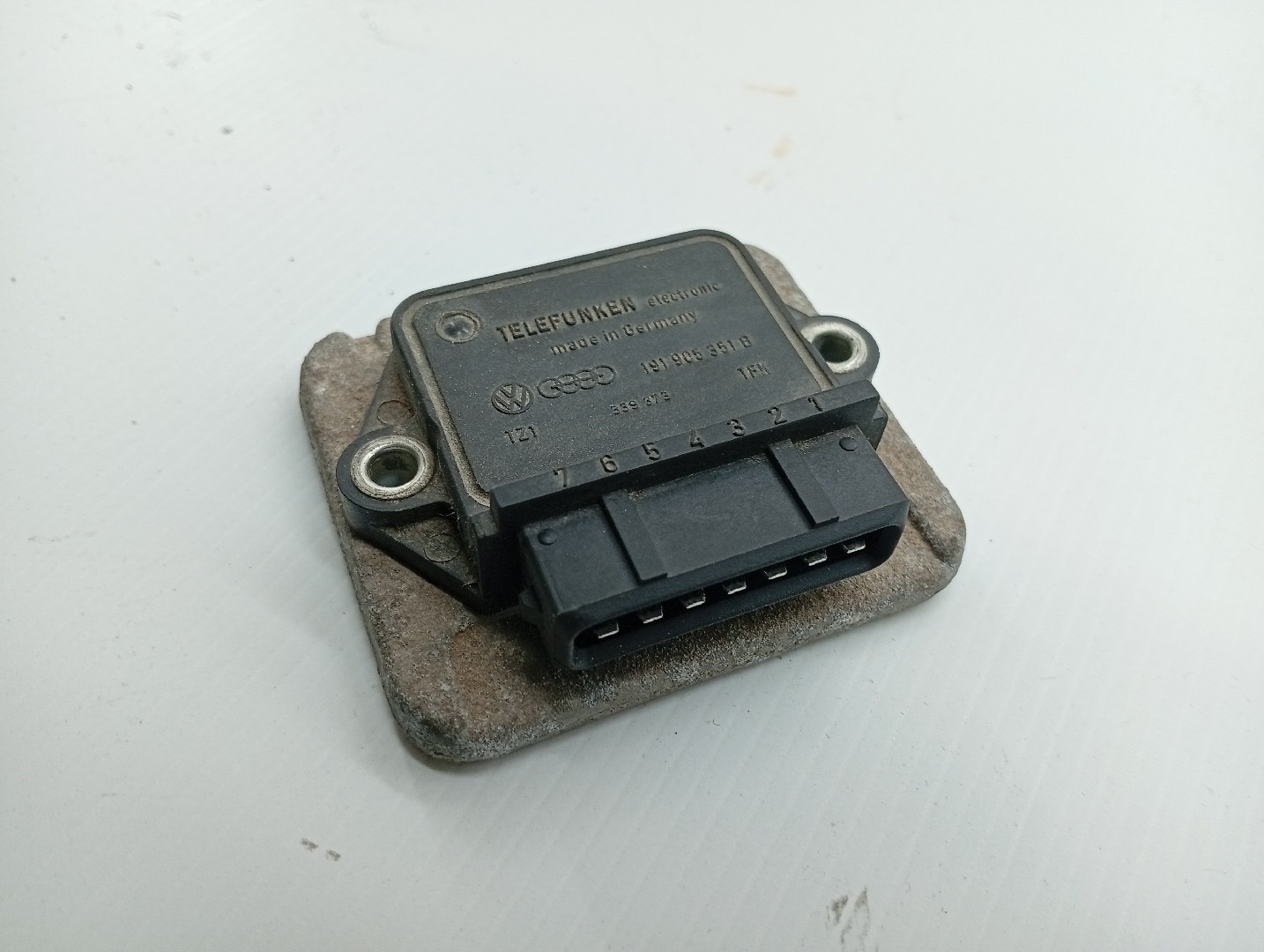 Unidade de control VOLKSWAGEN JETTA II (19E, 1G2, 165) | 83 - 92