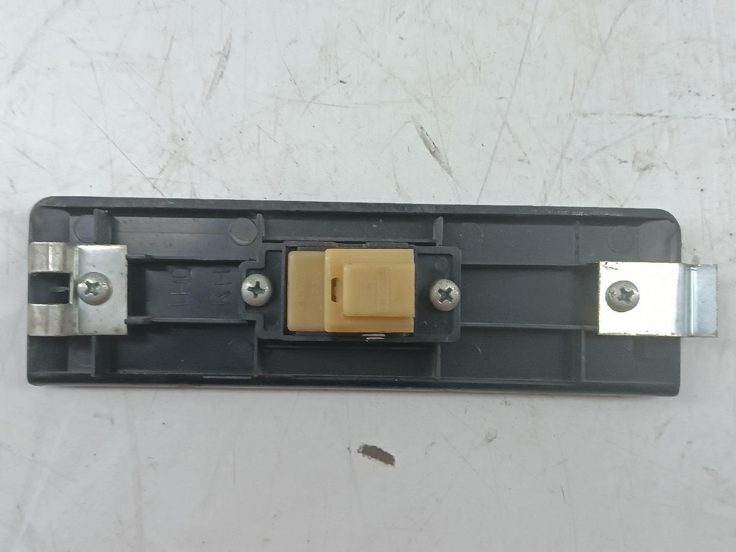 Comutador de vidro frente direito NISSAN BLUEBIRD (T72 , T12, U12) | 85 - 90 Imagem-2