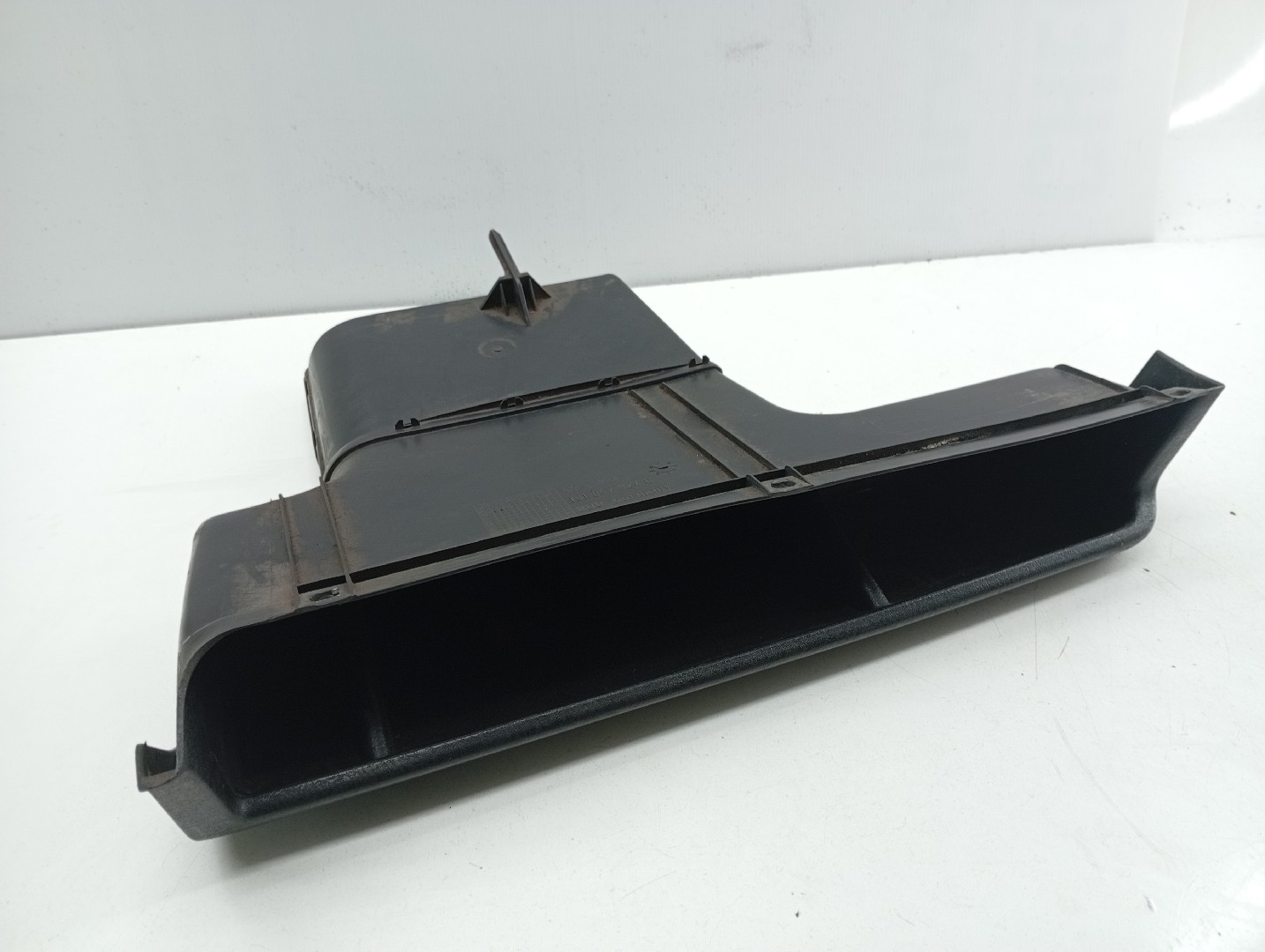 Porta luvas VOLKSWAGEN JETTA II (19E, 1G2, 165) | 83 - 92 Imagem-1