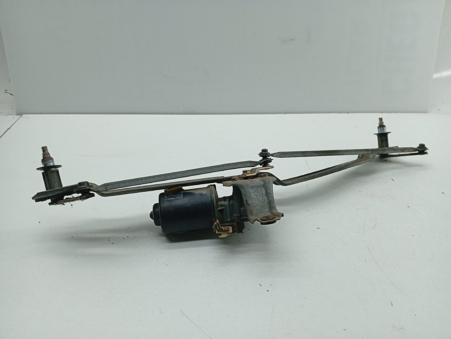 Motor do Limpa Para-Brisas VOLKSWAGEN JETTA II (19E, 1G2, 165) | 83 - 92 Imagem-1