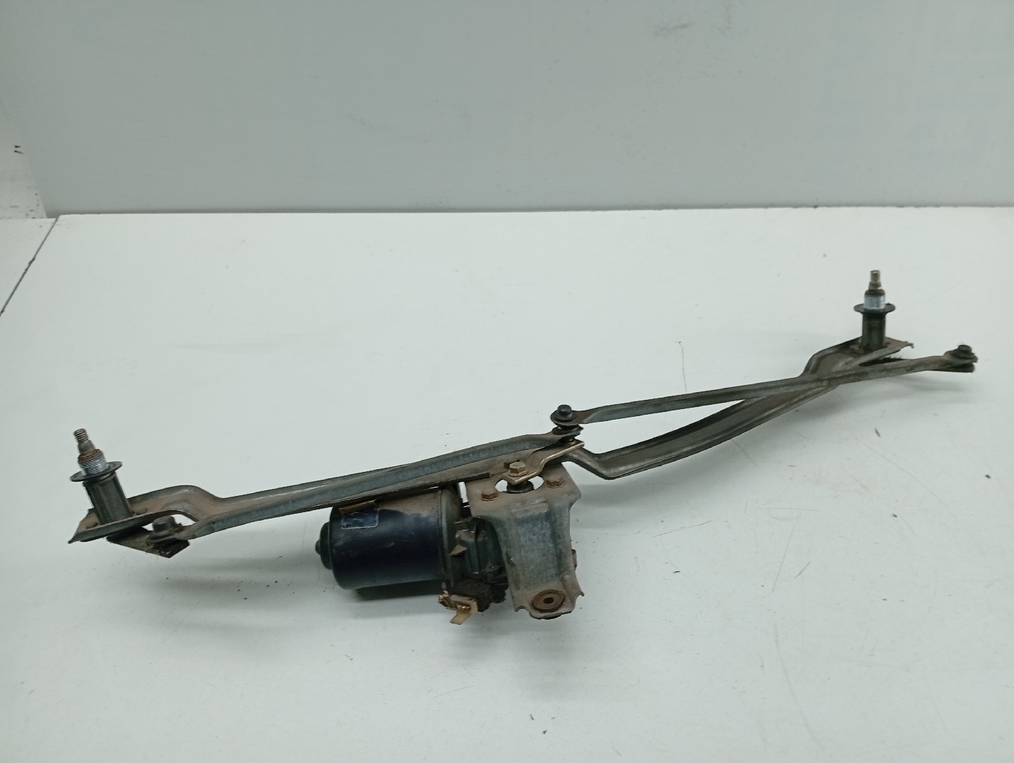 Motor do Limpa Para-Brisas VOLKSWAGEN JETTA II (19E, 1G2, 165) | 83 - 92