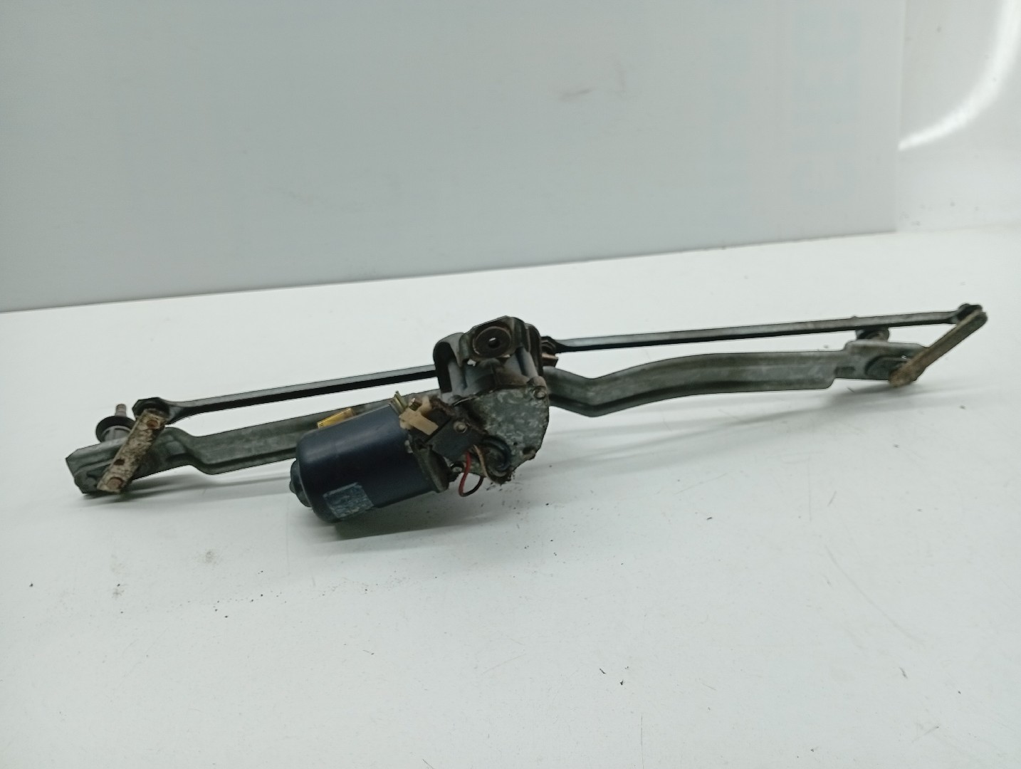 Motor do Limpa Para-Brisas VOLKSWAGEN JETTA II (19E, 1G2, 165) | 83 - 92 Imagem-2