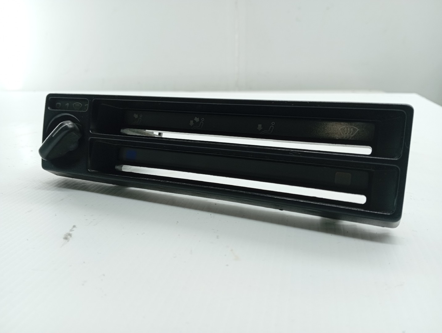 Comutador de Sofagem / Ar Condicionado VOLKSWAGEN JETTA II (19E, 1G2, 165) | 83 - 92