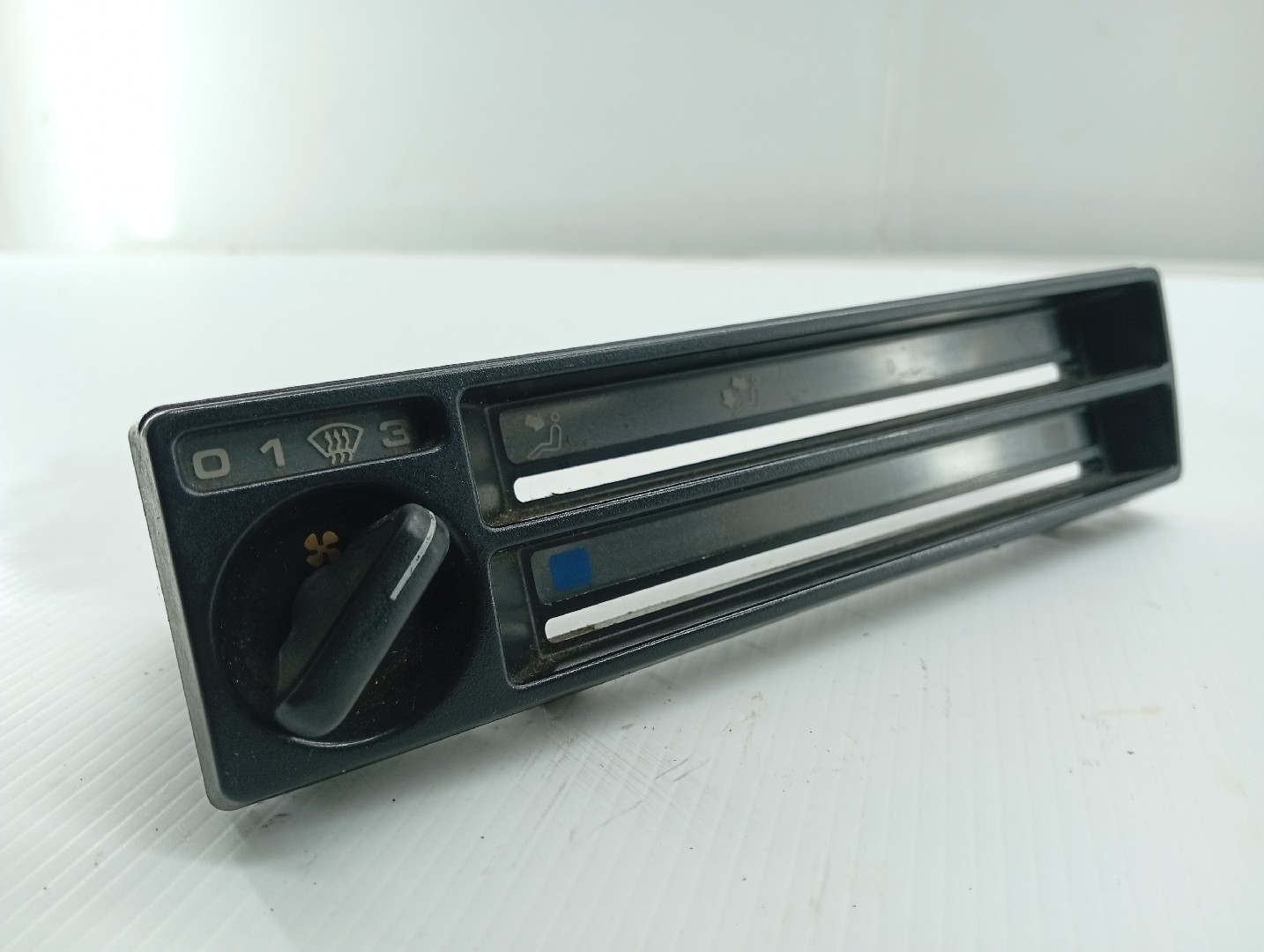 Comutador de Sofagem / Ar Condicionado VOLKSWAGEN JETTA II (19E, 1G2, 165) | 83 - 92 Imagem-5