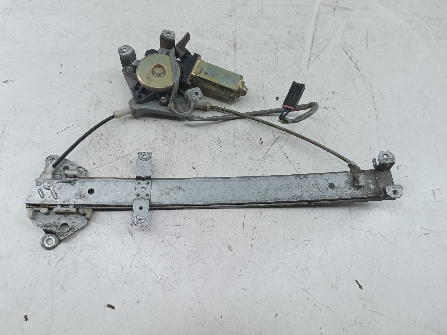 Elevador Trás Esquerdo Elétrico NISSAN BLUEBIRD (T72 , T12, U12) | 85 - 90 Imagem-2