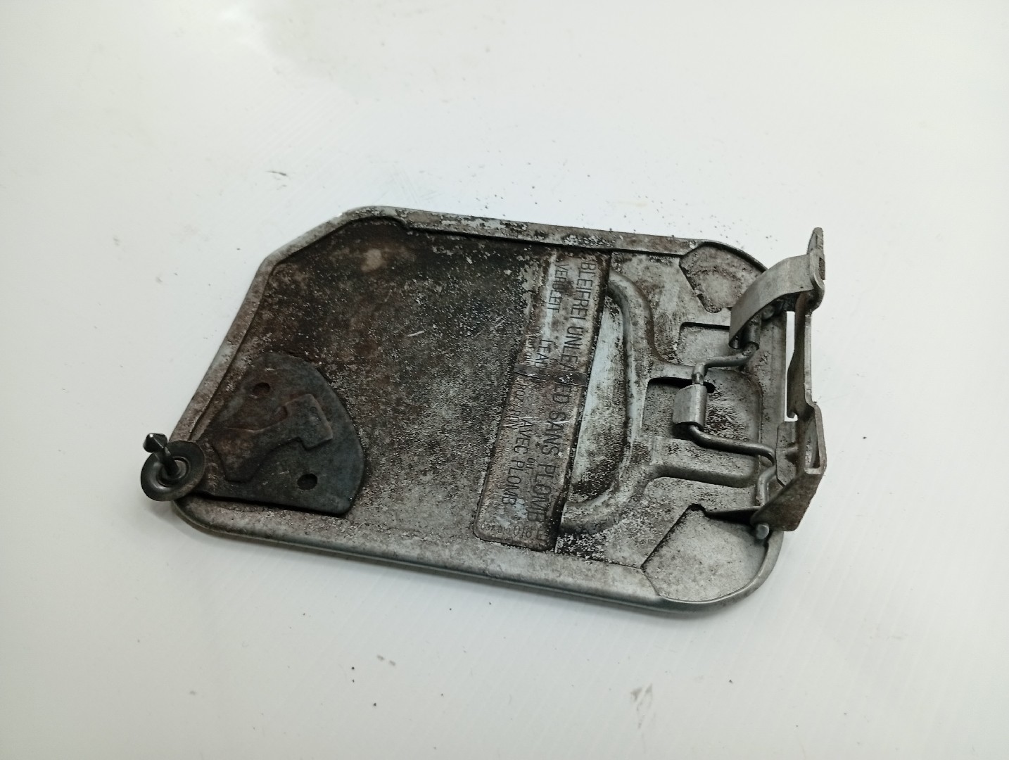 Tampa do Depósito de Combustível VOLKSWAGEN JETTA II (19E, 1G2, 165) | 83 - 92