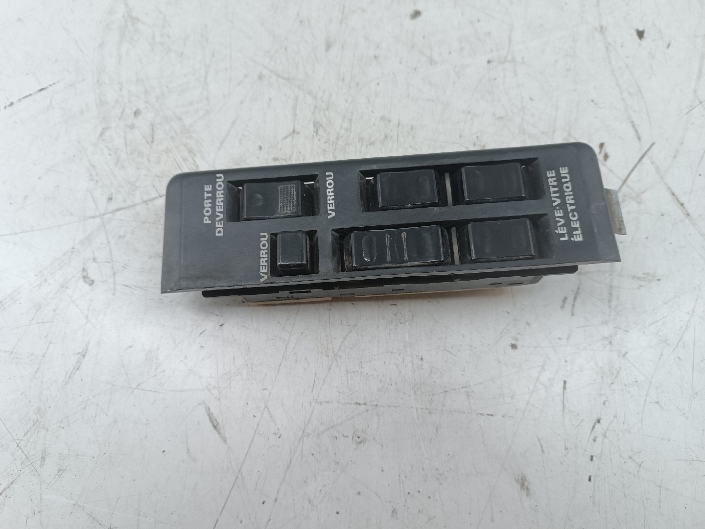 Comutador de vidro frente esquerdo NISSAN BLUEBIRD (T72 , T12, U12) | 85 - 90