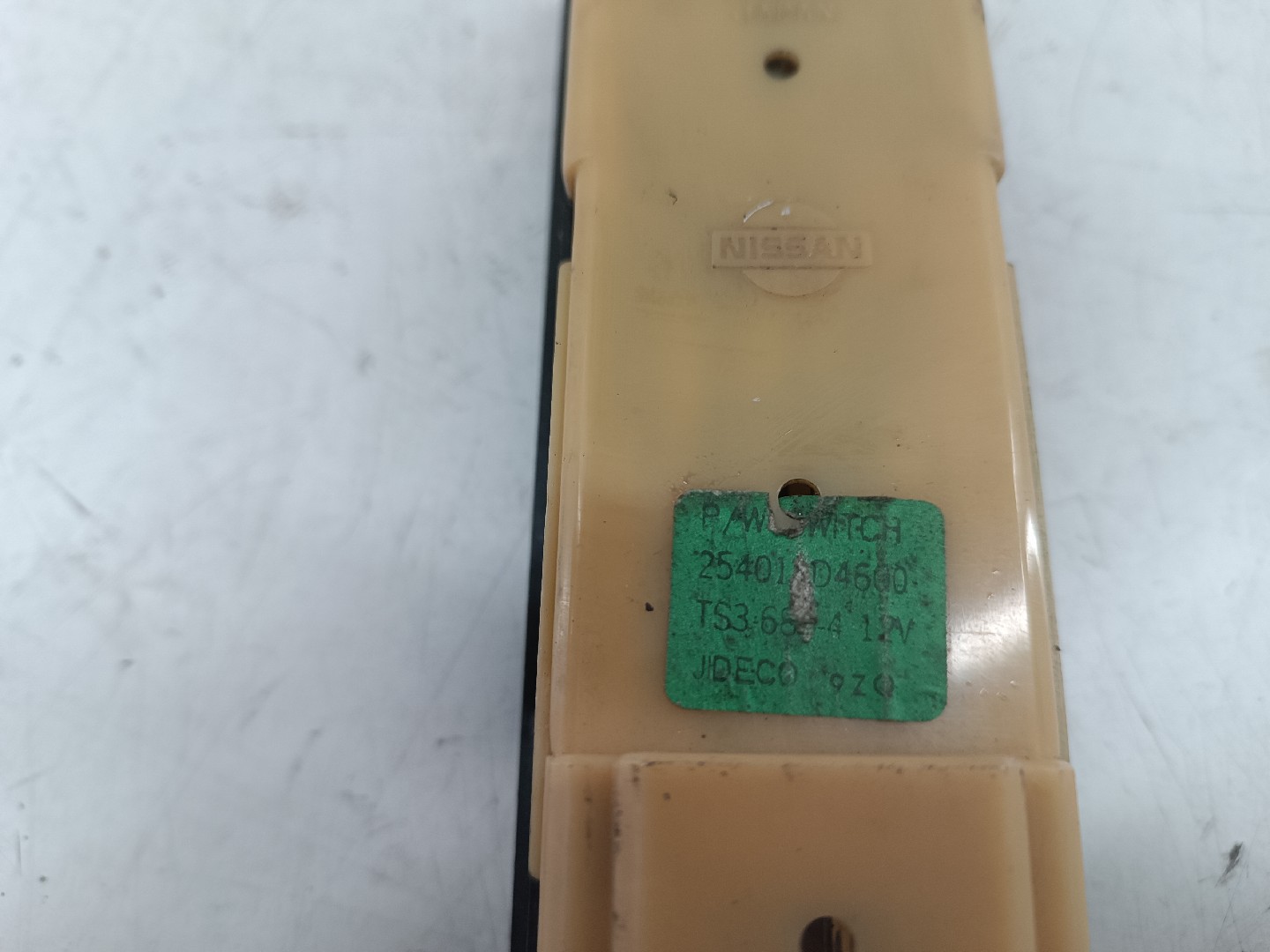 Comutador de vidro frente esquerdo NISSAN BLUEBIRD (T72 , T12, U12) | 85 - 90 Imagem-4