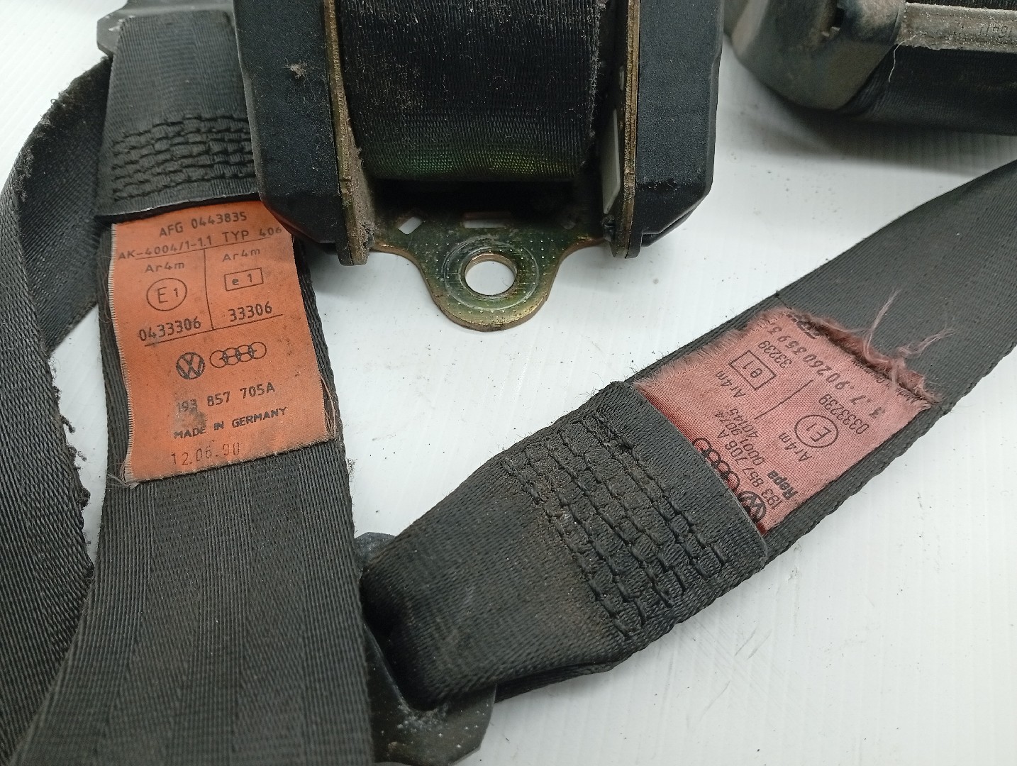 Pré-Tensores / Cintos VOLKSWAGEN JETTA II (19E, 1G2, 165) | 83 - 92 Imagem-1