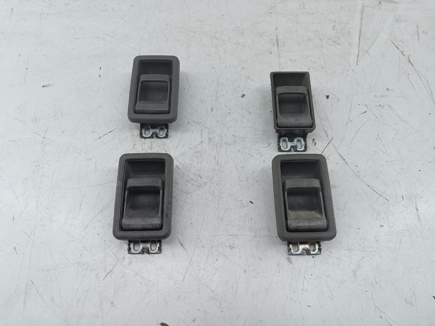 Puxador interior da porta NISSAN BLUEBIRD (T72 , T12, U12) | 85 - 90