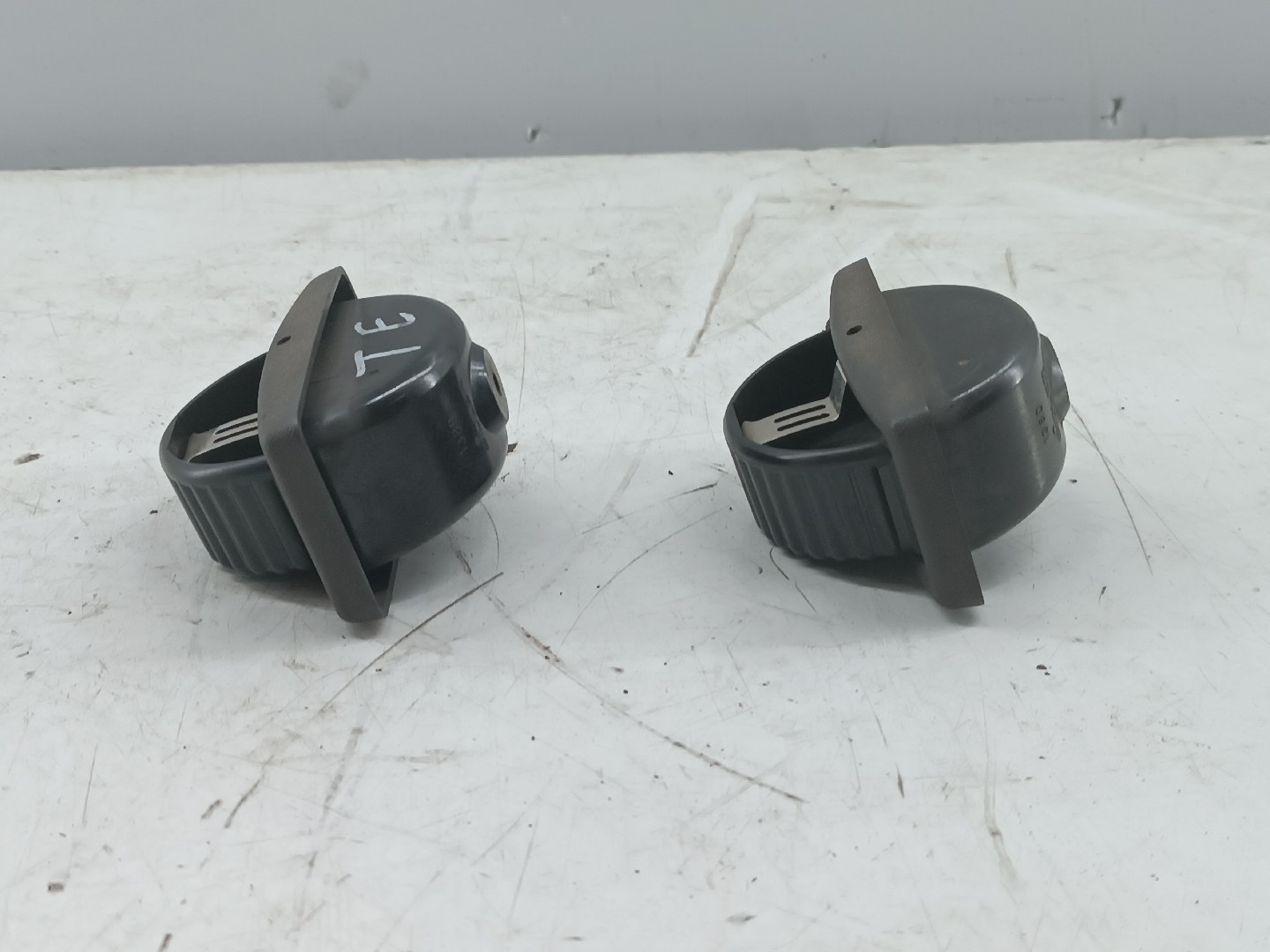 Cinzeiro NISSAN BLUEBIRD (T72 , T12, U12) | 85 - 90 Imagem-3