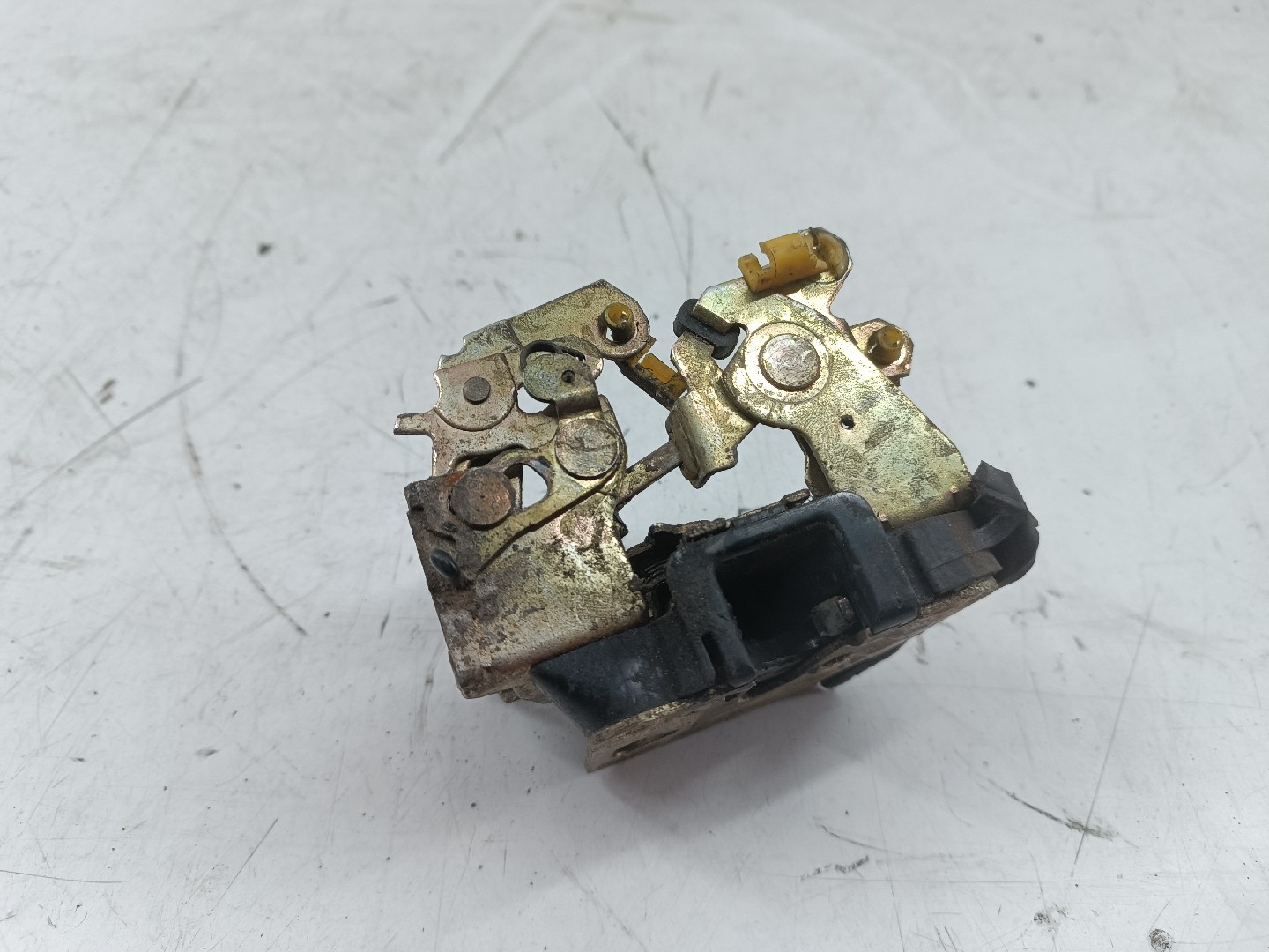 Fecho da Porta Trás Direito NISSAN BLUEBIRD (T72 , T12, U12) | 85 - 90 Imagem-3