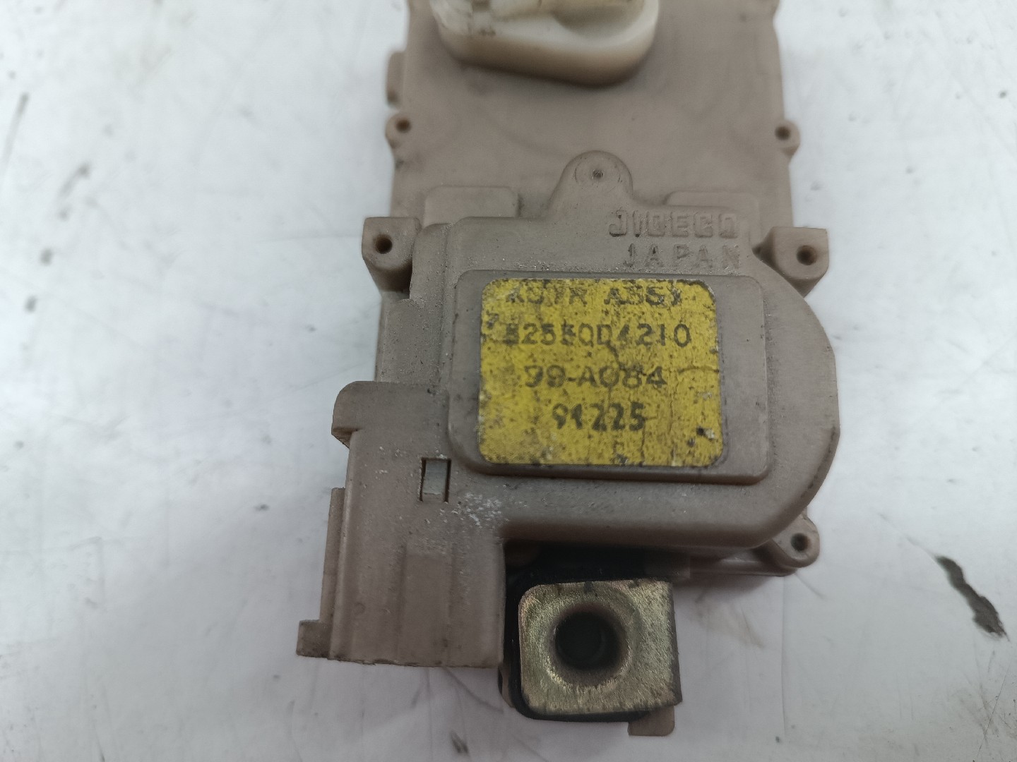 Fecho da Porta Trás Direito NISSAN BLUEBIRD (T72 , T12, U12) | 85 - 90 Imagem-6