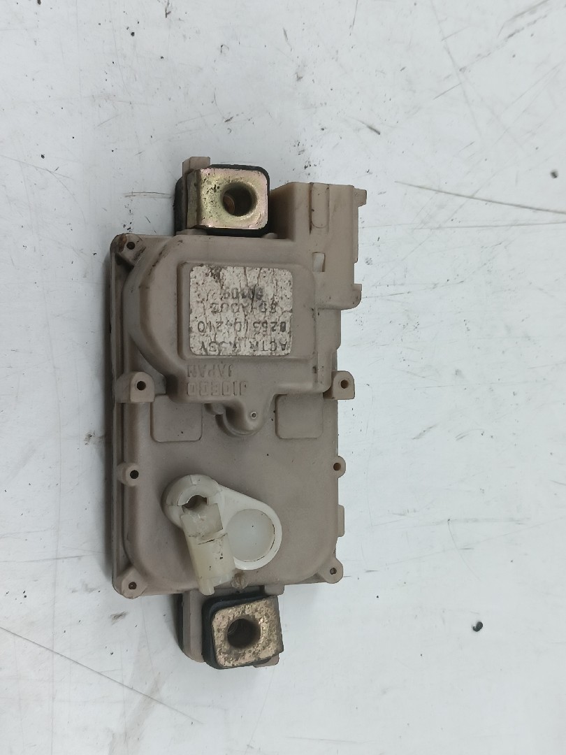 Fecho da Porta Trás Esquerdo NISSAN BLUEBIRD (T72 , T12, U12) | 85 - 90 Imagem-4