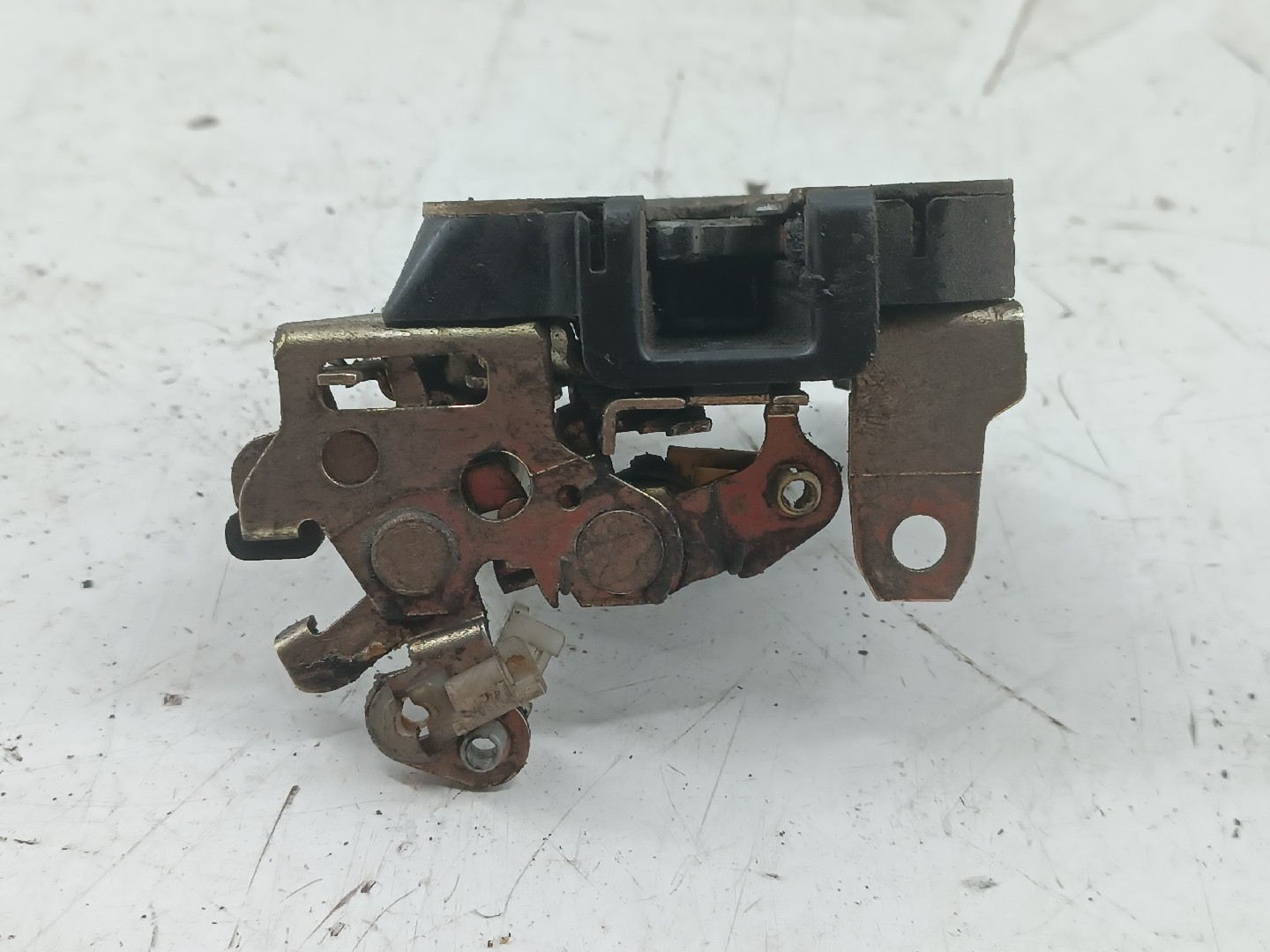 Fecho da Porta Frente Esquerdo NISSAN BLUEBIRD (T72 , T12, U12) | 85 - 90 Imagem-3