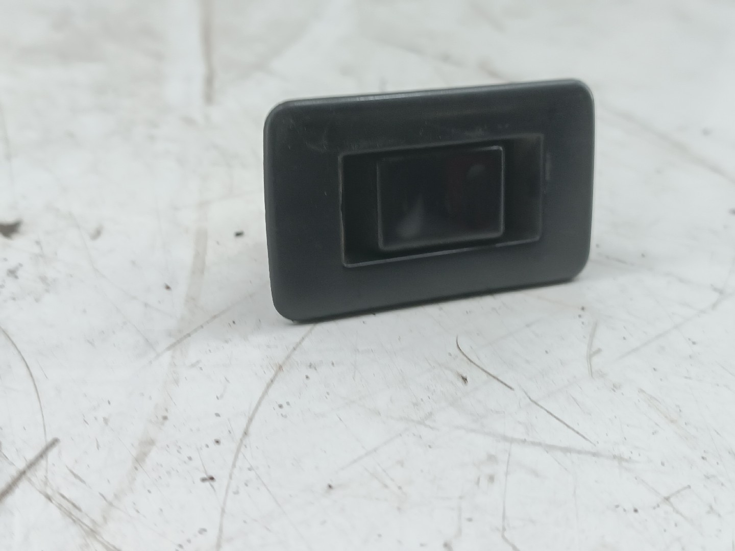 Comutador de vidro traseiro esquerdo NISSAN BLUEBIRD (T72 , T12, U12) | 85 - 90 Imagem-3