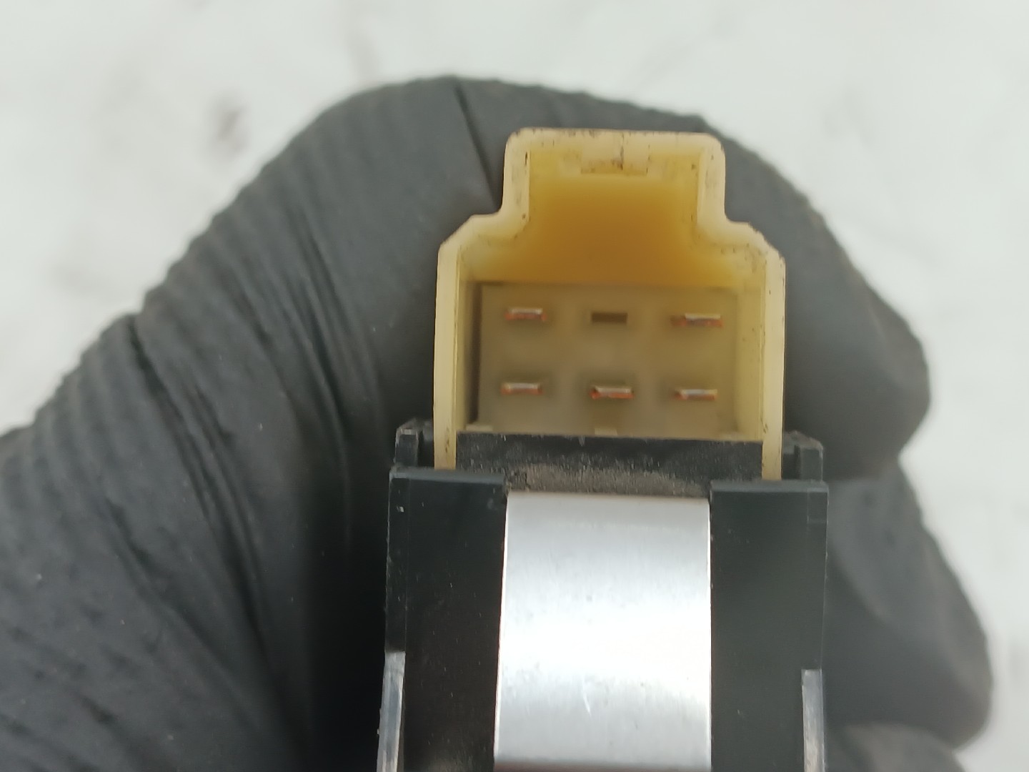 Comutador de vidro traseiro esquerdo NISSAN BLUEBIRD (T72 , T12, U12) | 85 - 90 Imagem-2