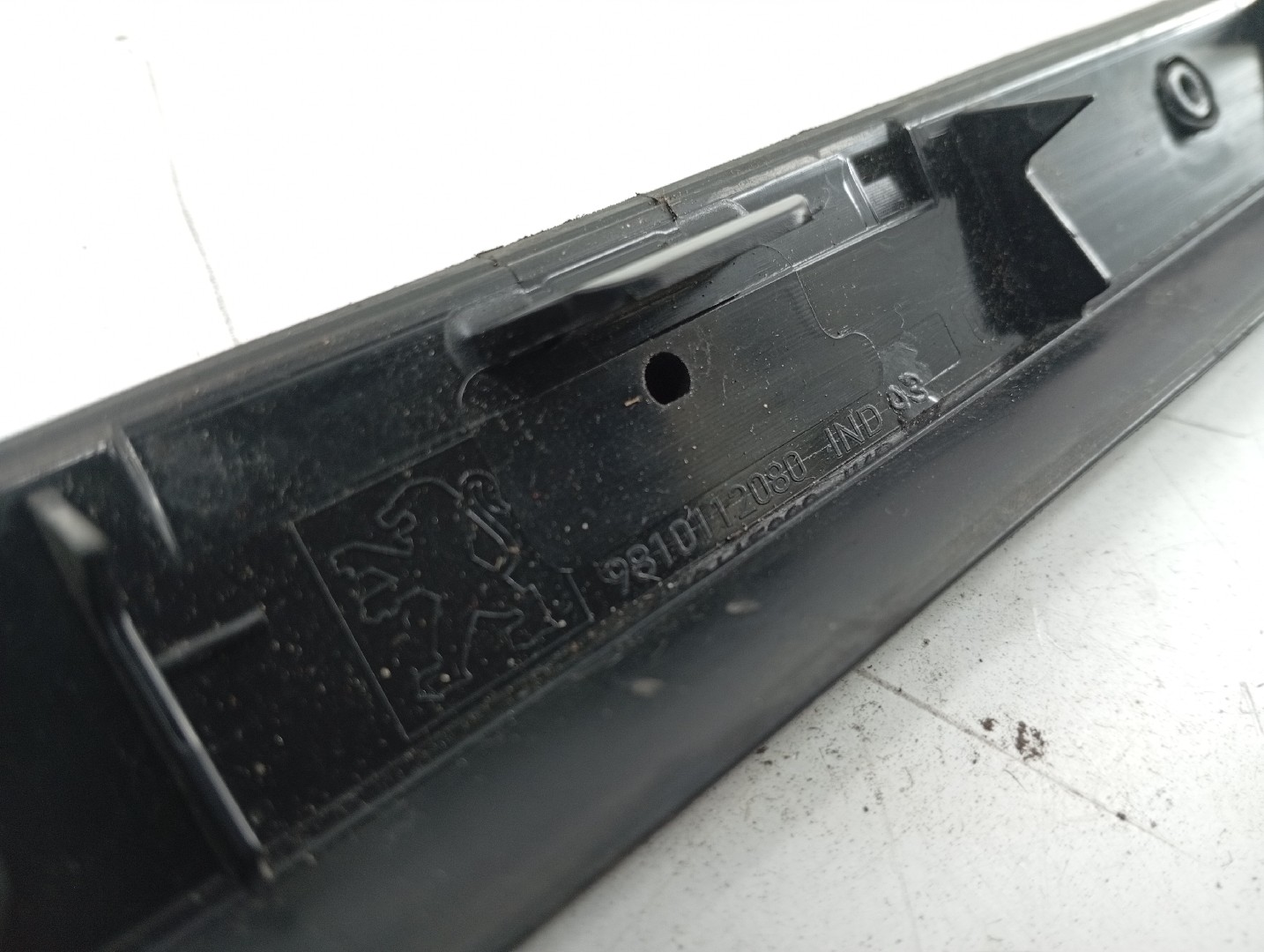 Acabamento de Para-brisas PEUGEOT 5008 II | 16 -  Imagem-1