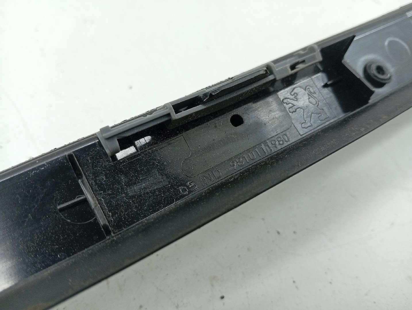 Acabamento de Para-brisas PEUGEOT 5008 II | 16 -  Imagem-1